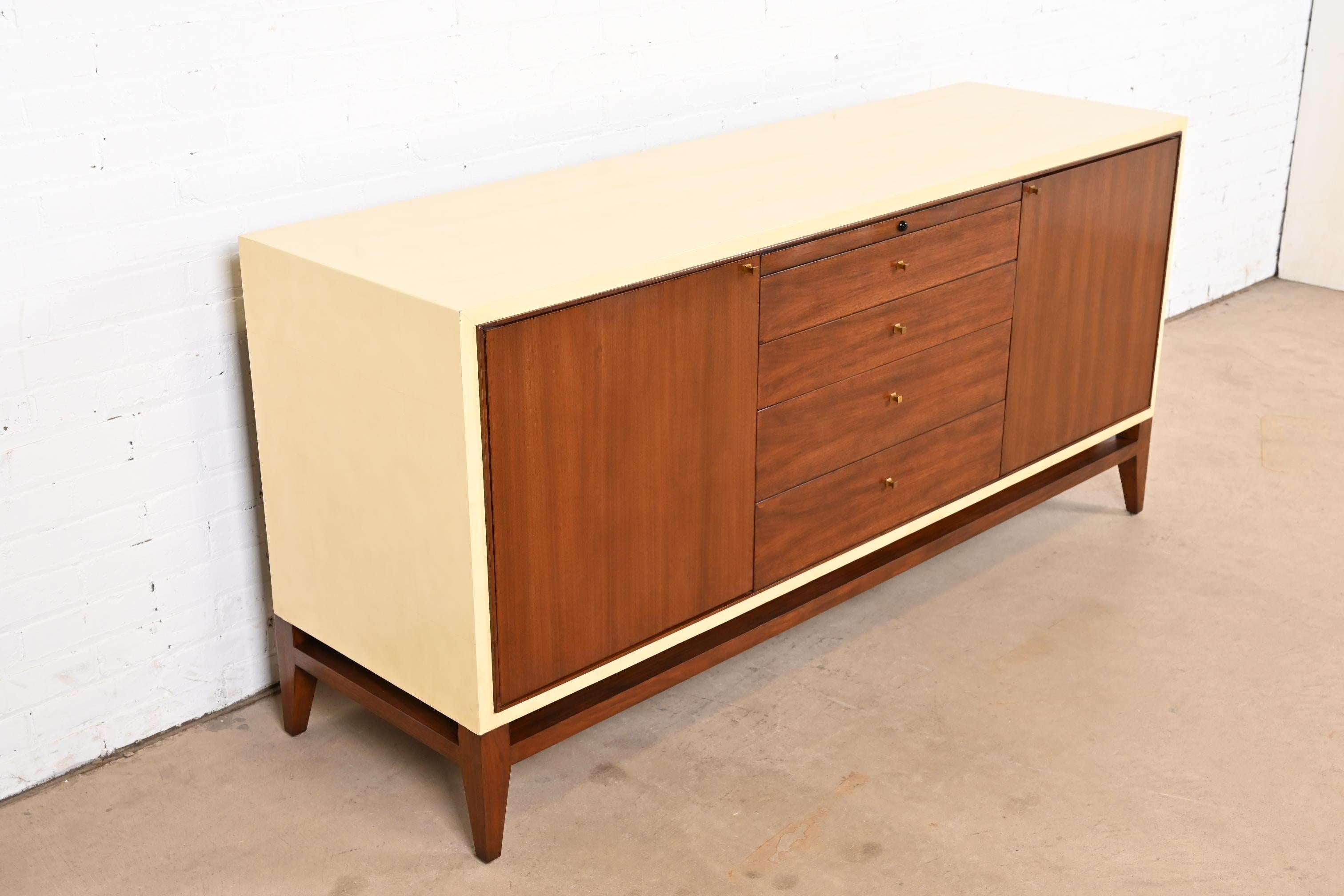 Barbara Barry for Henredon Modern Walnut and Cream Lacquered Sideboard Credenza In Good Condition For Sale In South Bend, IN