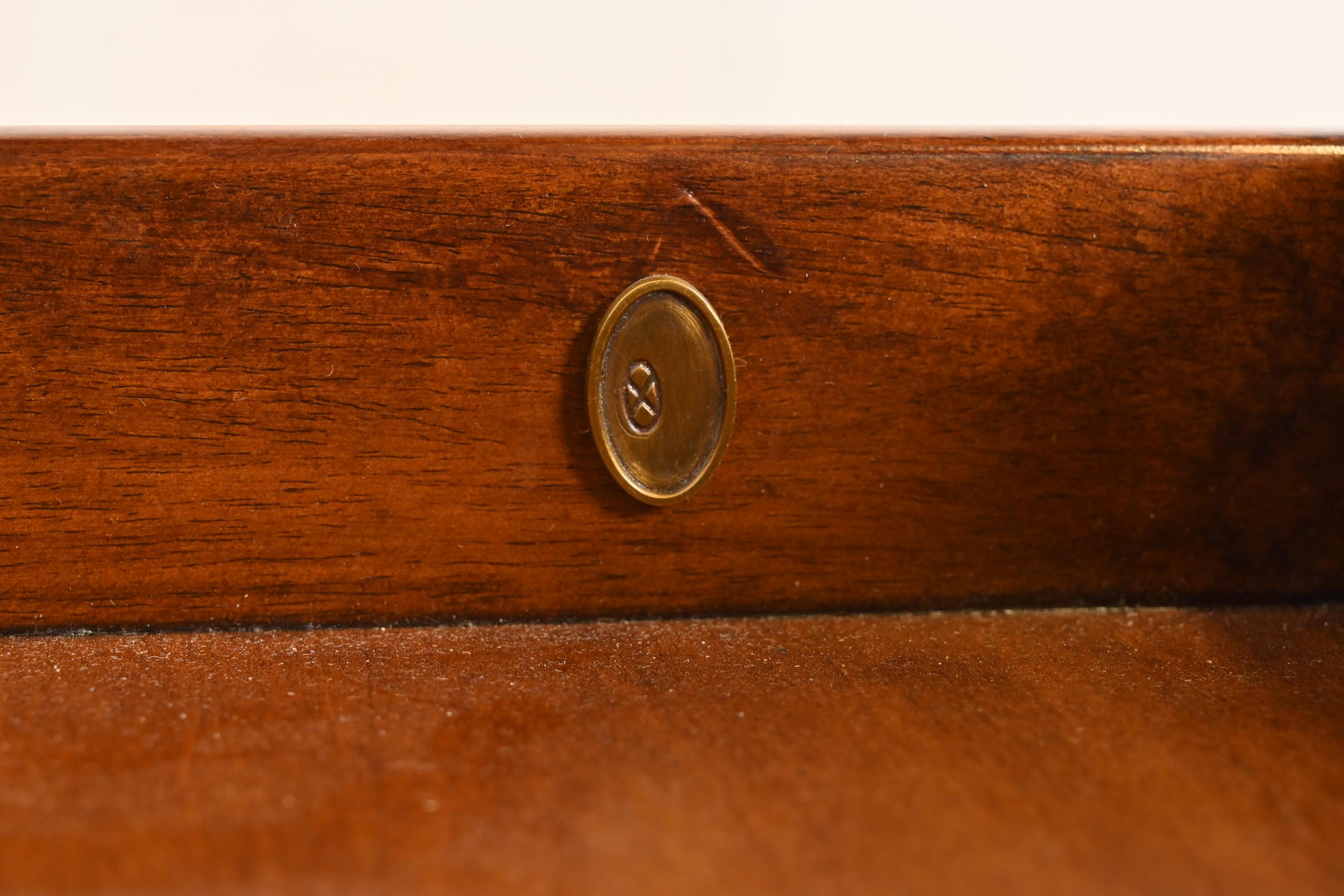 Barbara Barry for Henredon Modern Walnut and Cream Lacquered Sideboard Credenza For Sale 2