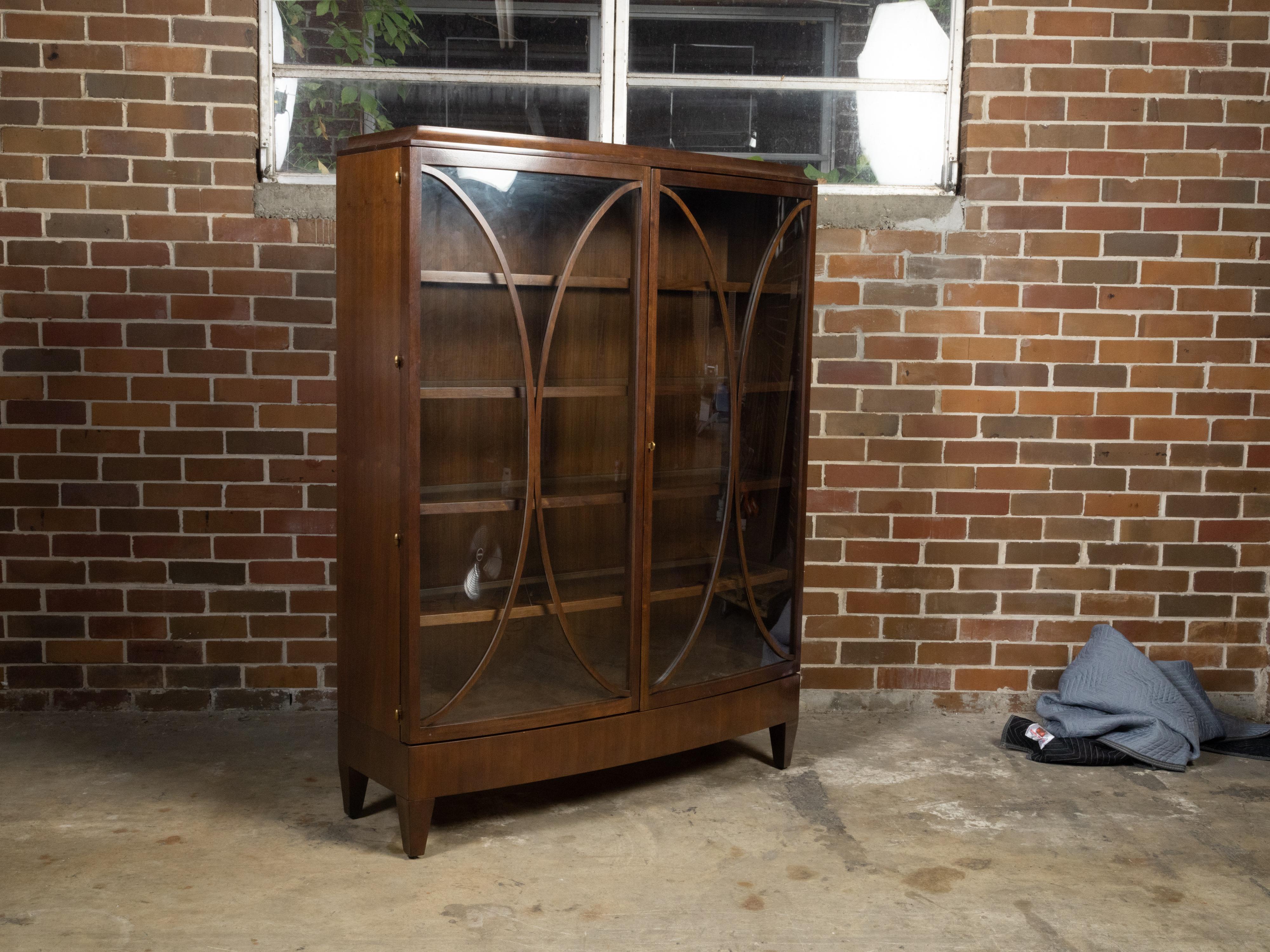 Barbara Barry for Henredon Vitrine Cabinet with Glass Doors and Shelves In Good Condition For Sale In Atlanta, GA