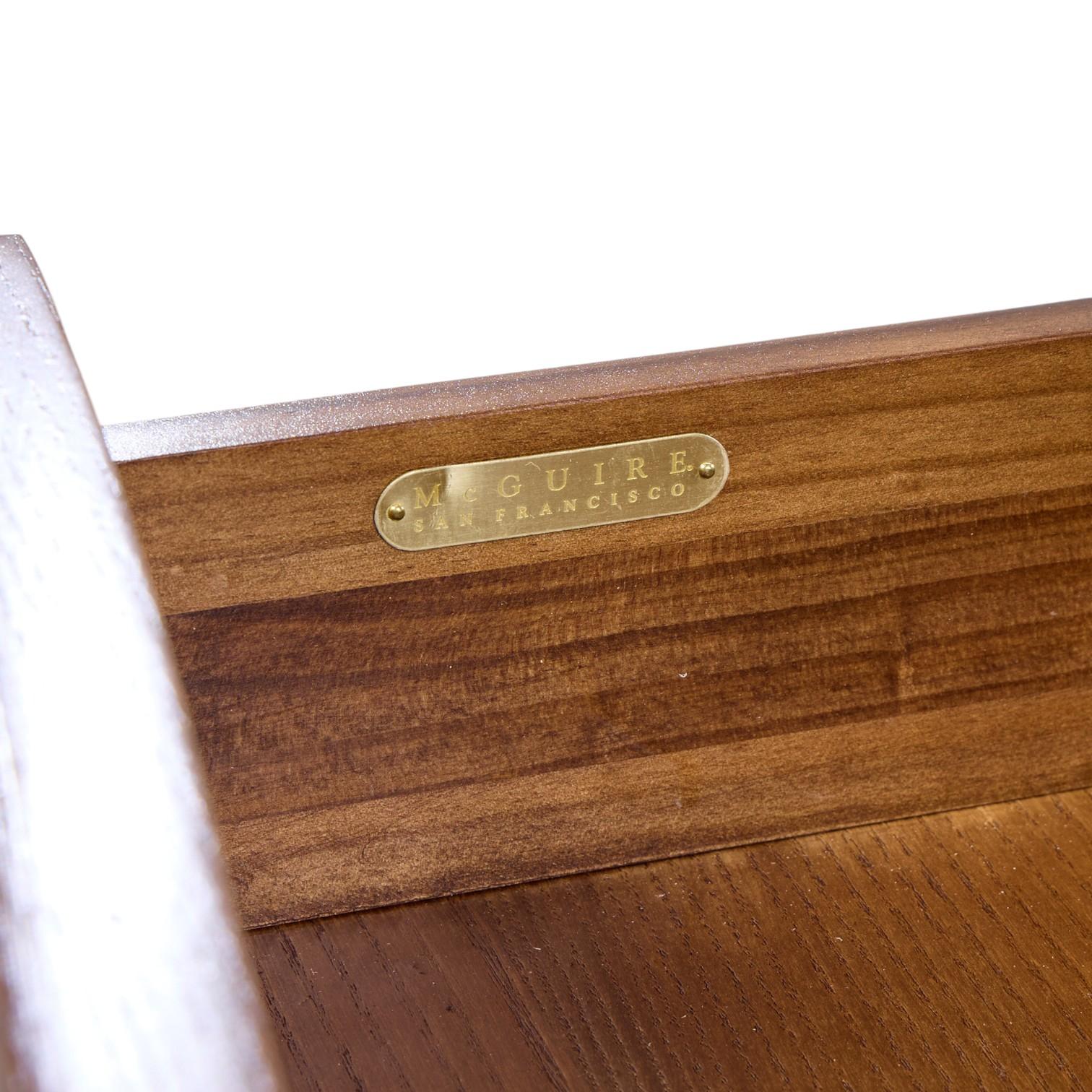 Barbara Barry pour McGuire Tables de nuit en rotin - Paire en vente 6