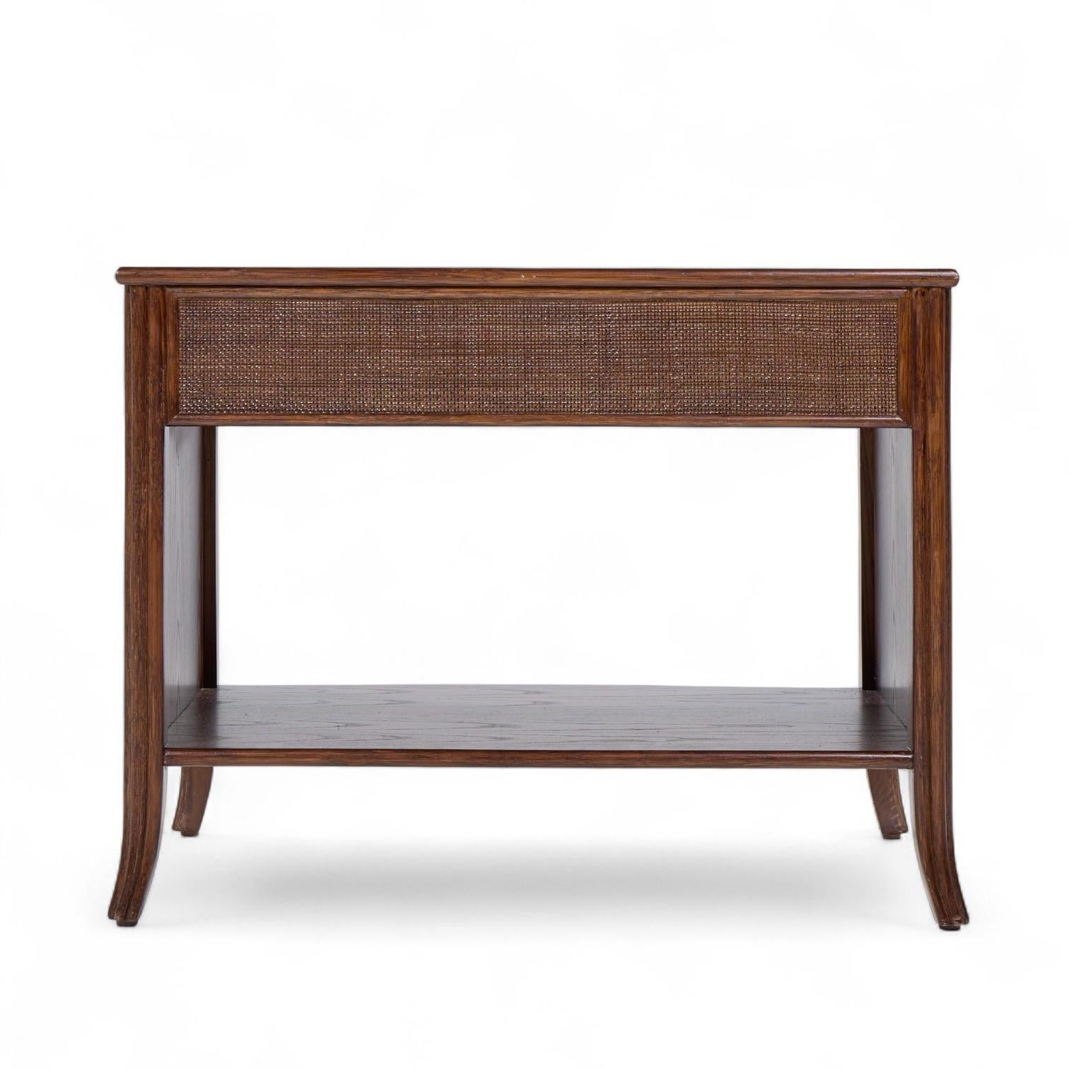 Barbara Barry pour McGuire Tables de nuit en rotin - Paire en vente 1