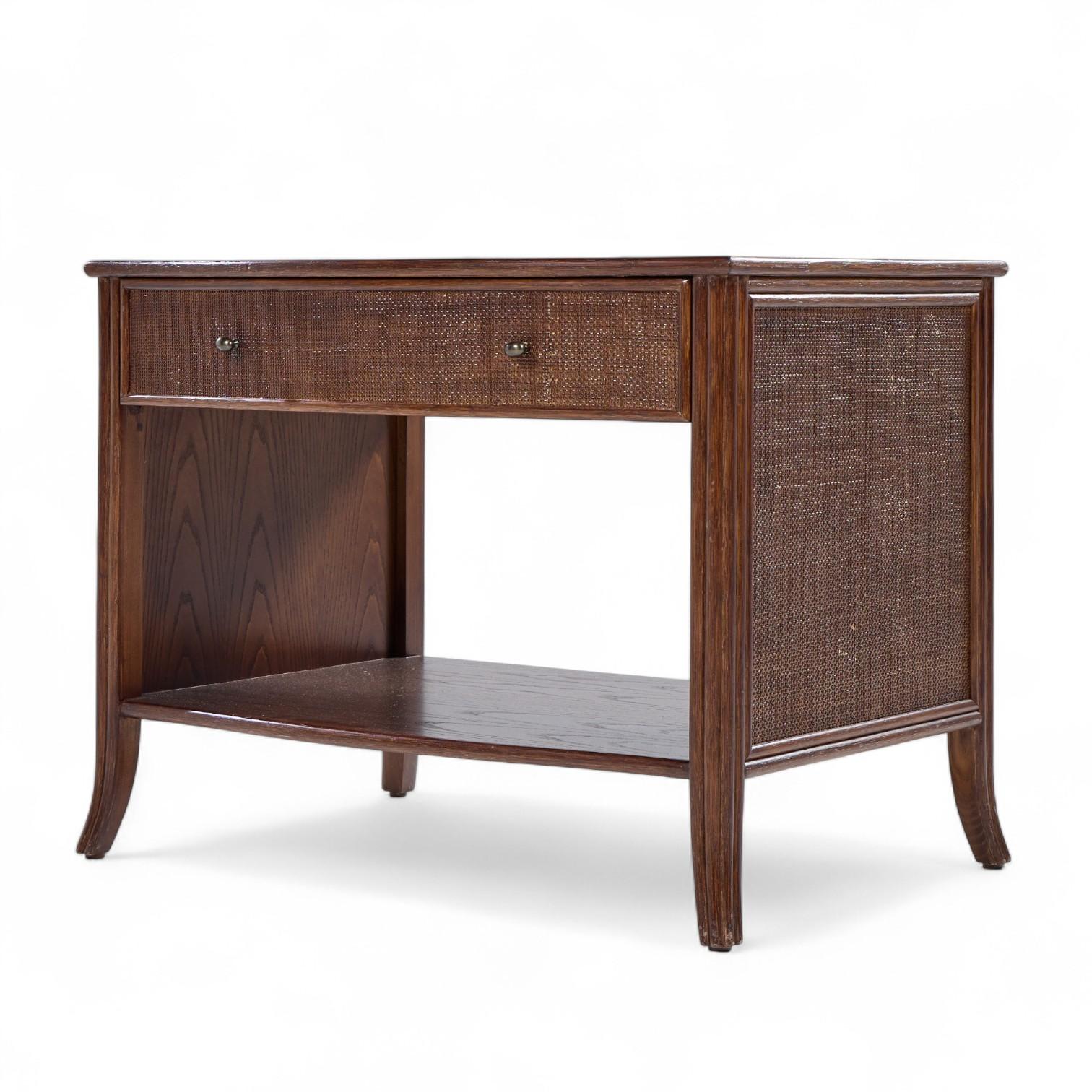 Barbara Barry pour McGuire Tables de nuit en rotin - Paire en vente 2