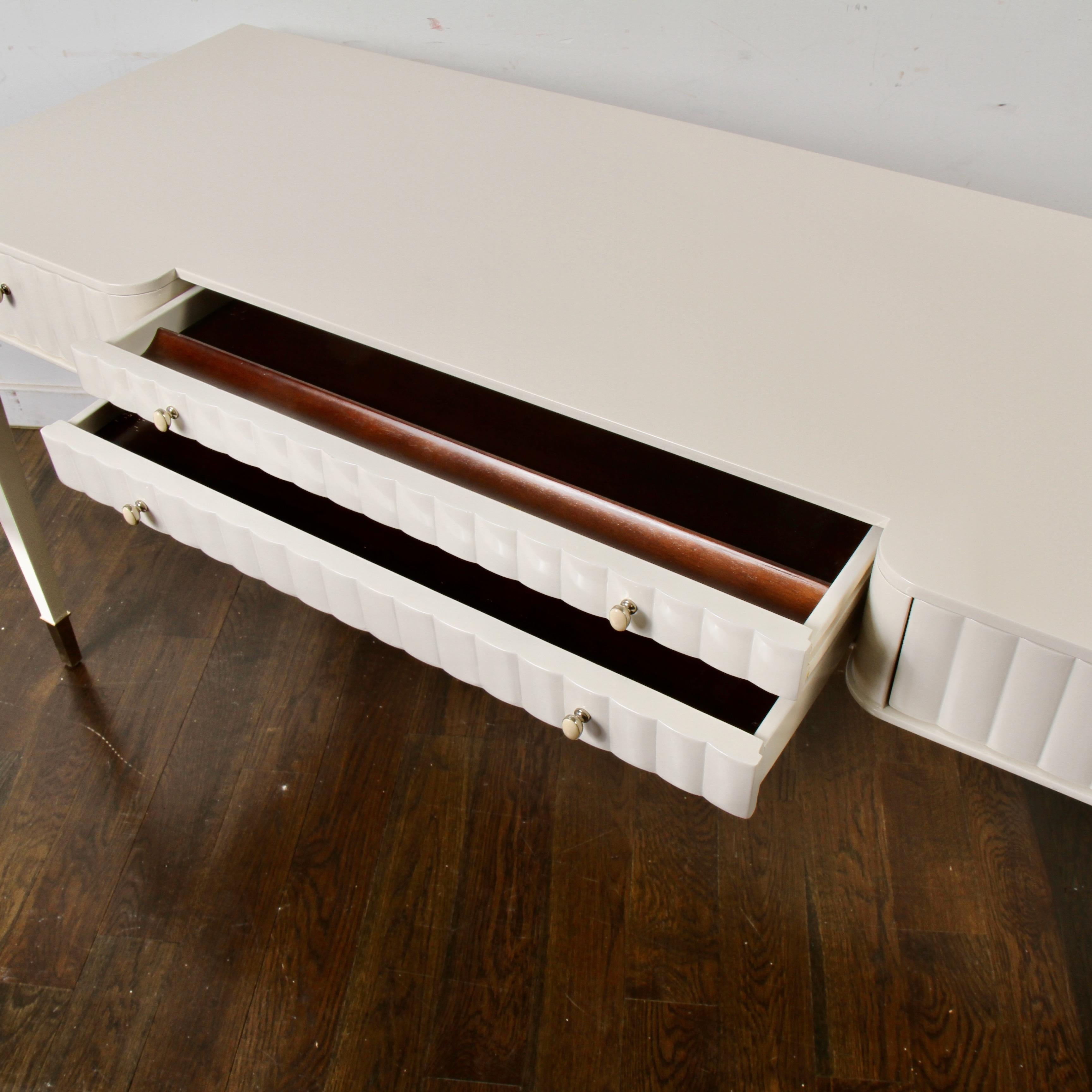 Barbara Barry Lacquered Writing Desk for Henredon In Good Condition In New London, CT