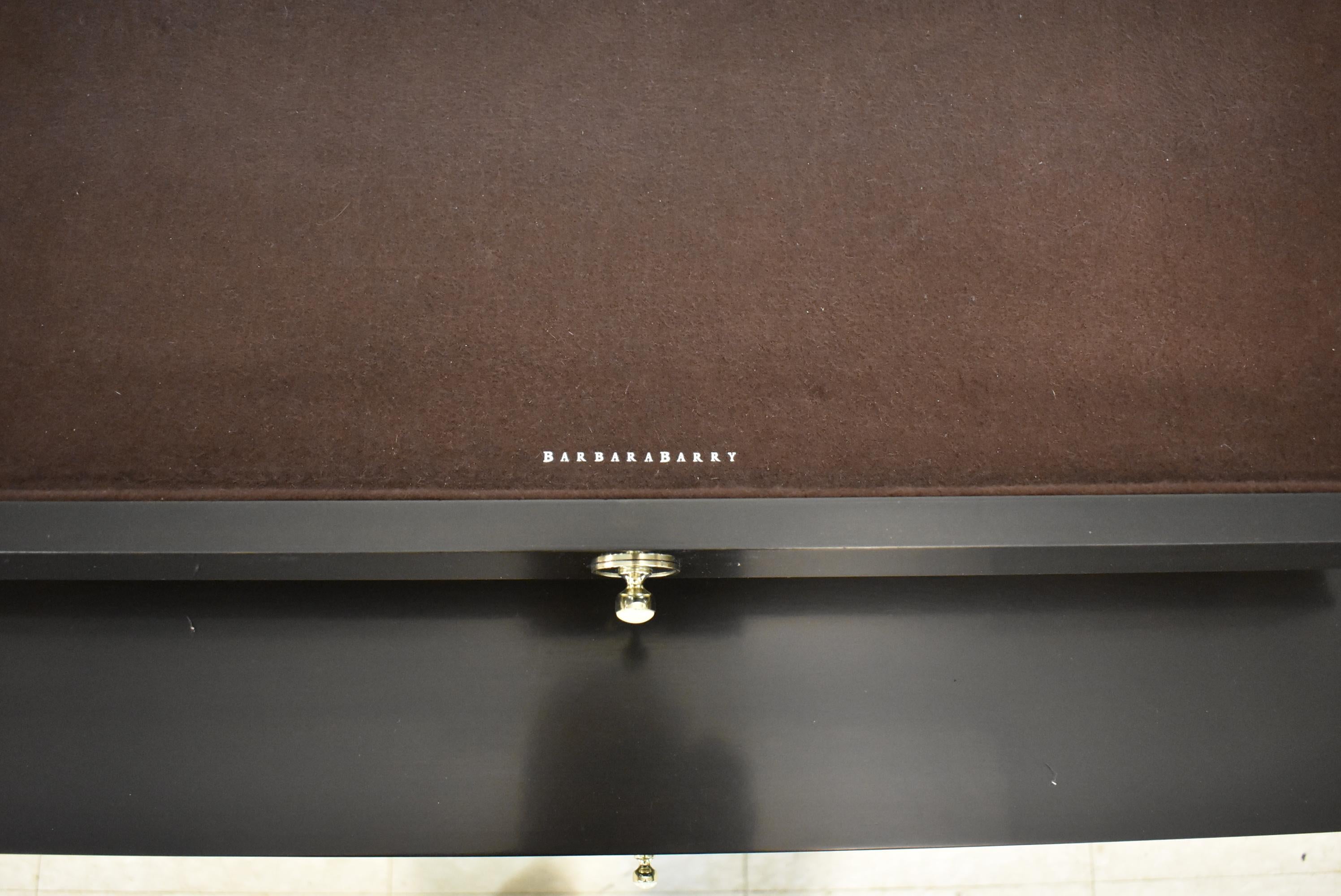 Barbara Barry Tuxedo Pair Nightstands For Henredon In Good Condition In Toledo, OH