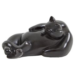 "Tanko", un chat au repos en bronze de Barbara Beretich