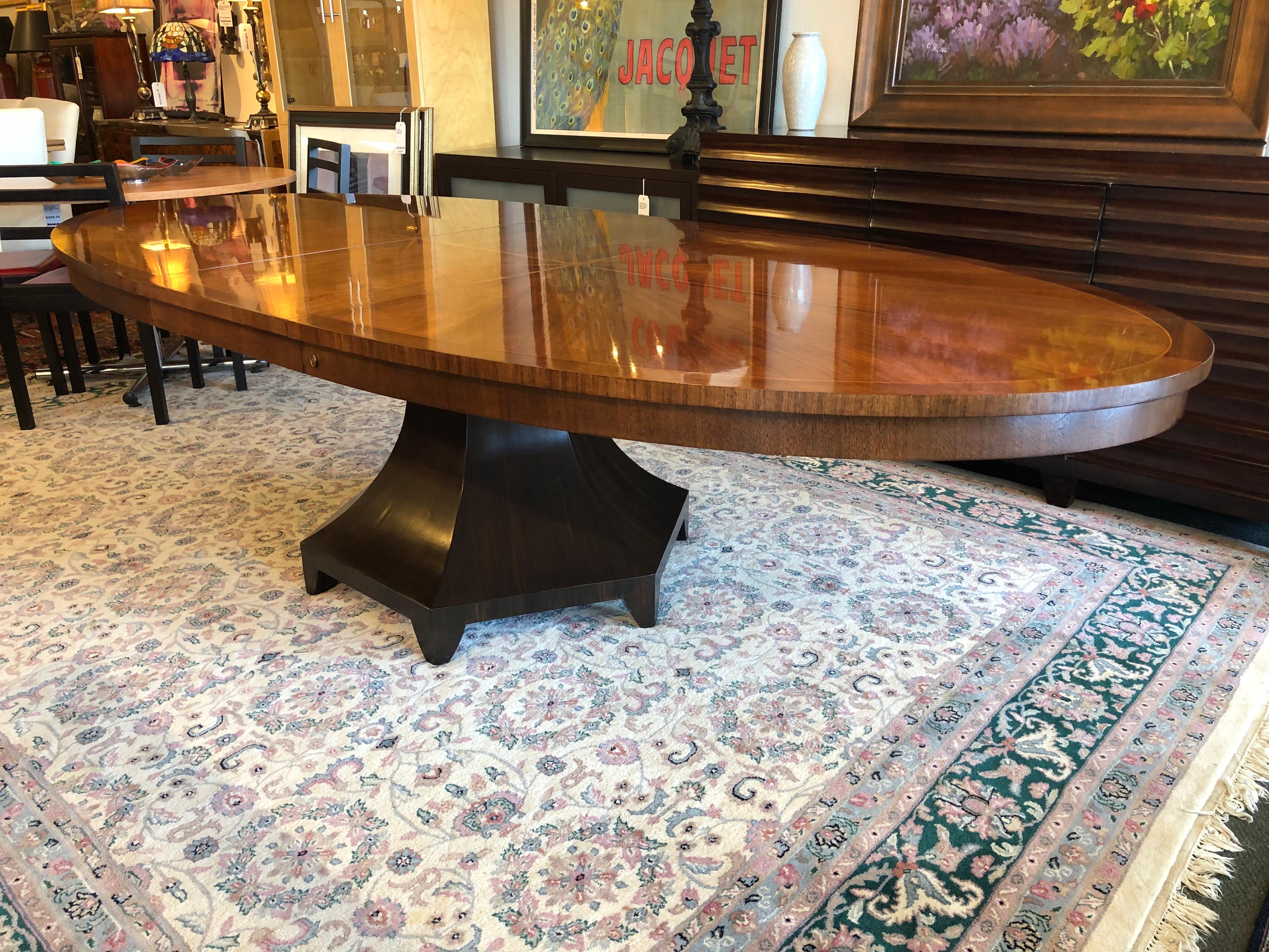 Barbara Berry Celestial Sunburst Dining Table for Henredon In Good Condition For Sale In San Francisco, CA