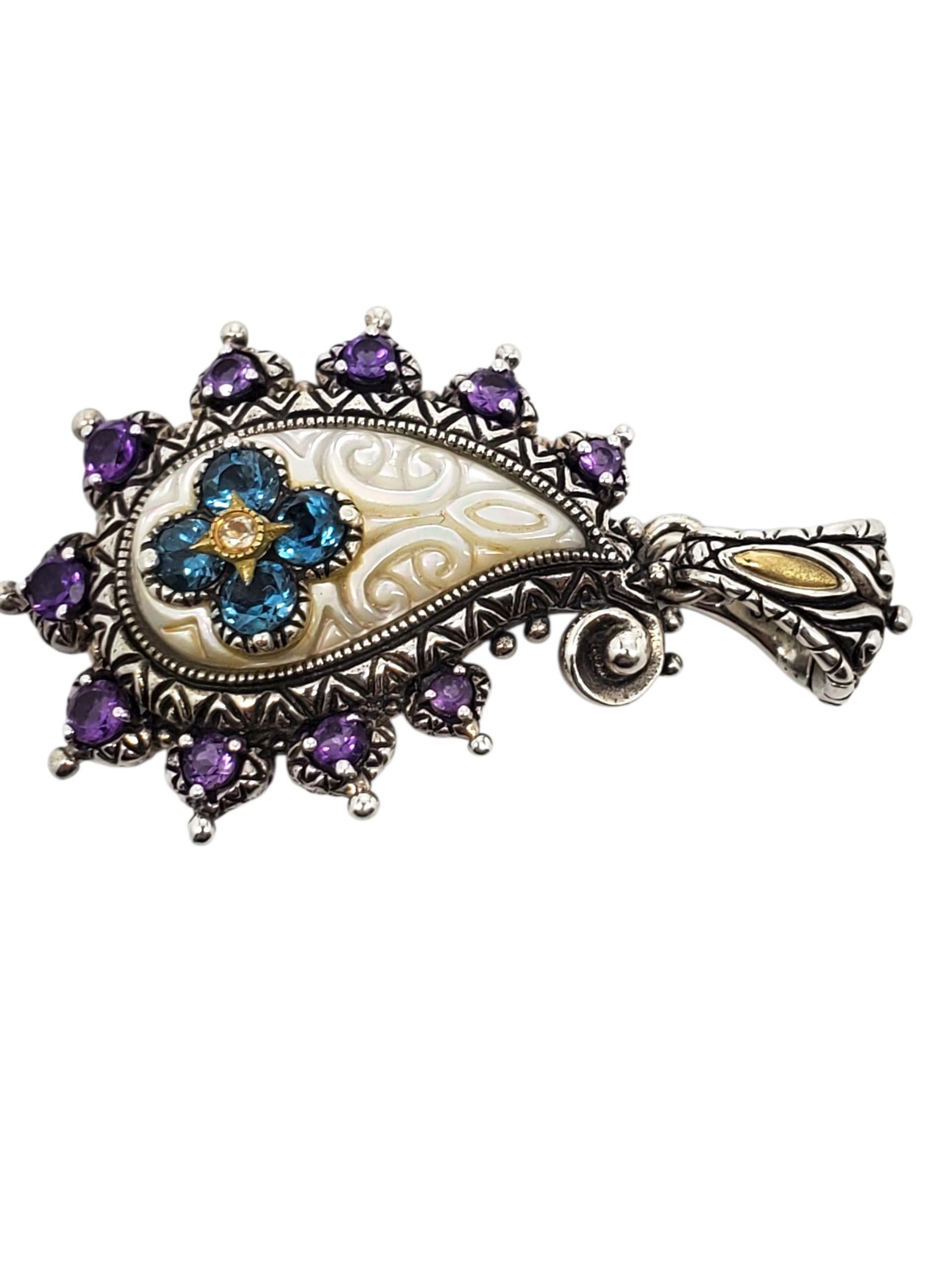 Contemporaneo Ciondolo a goccia in argento sterling e oro 18 carati con topazio blu di Barbara Bixby #23782 in vendita