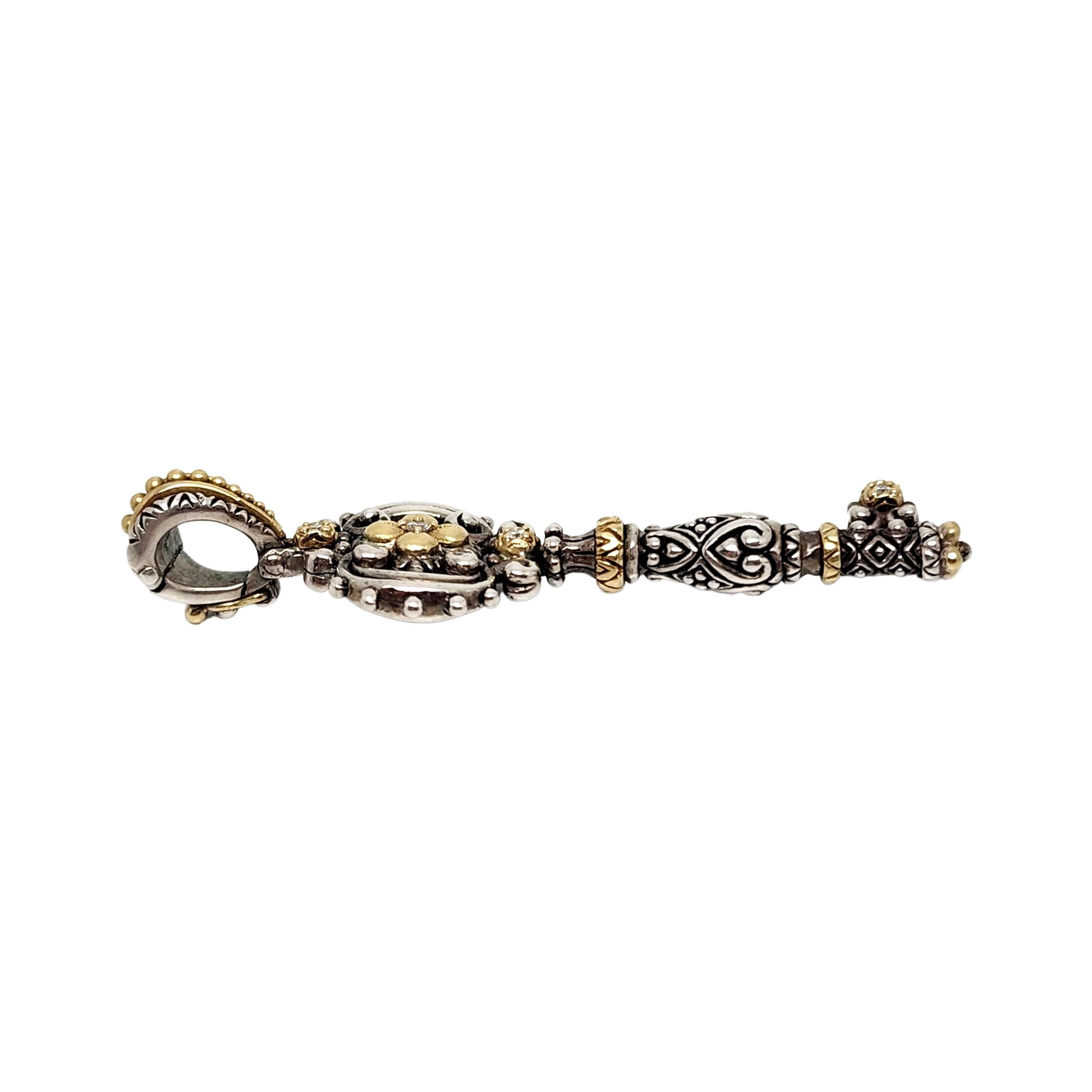 Taglio rotondo Ciondolo con chiave di Barbara Bixby in argento sterling e oro giallo 18 carati con diamante in vendita