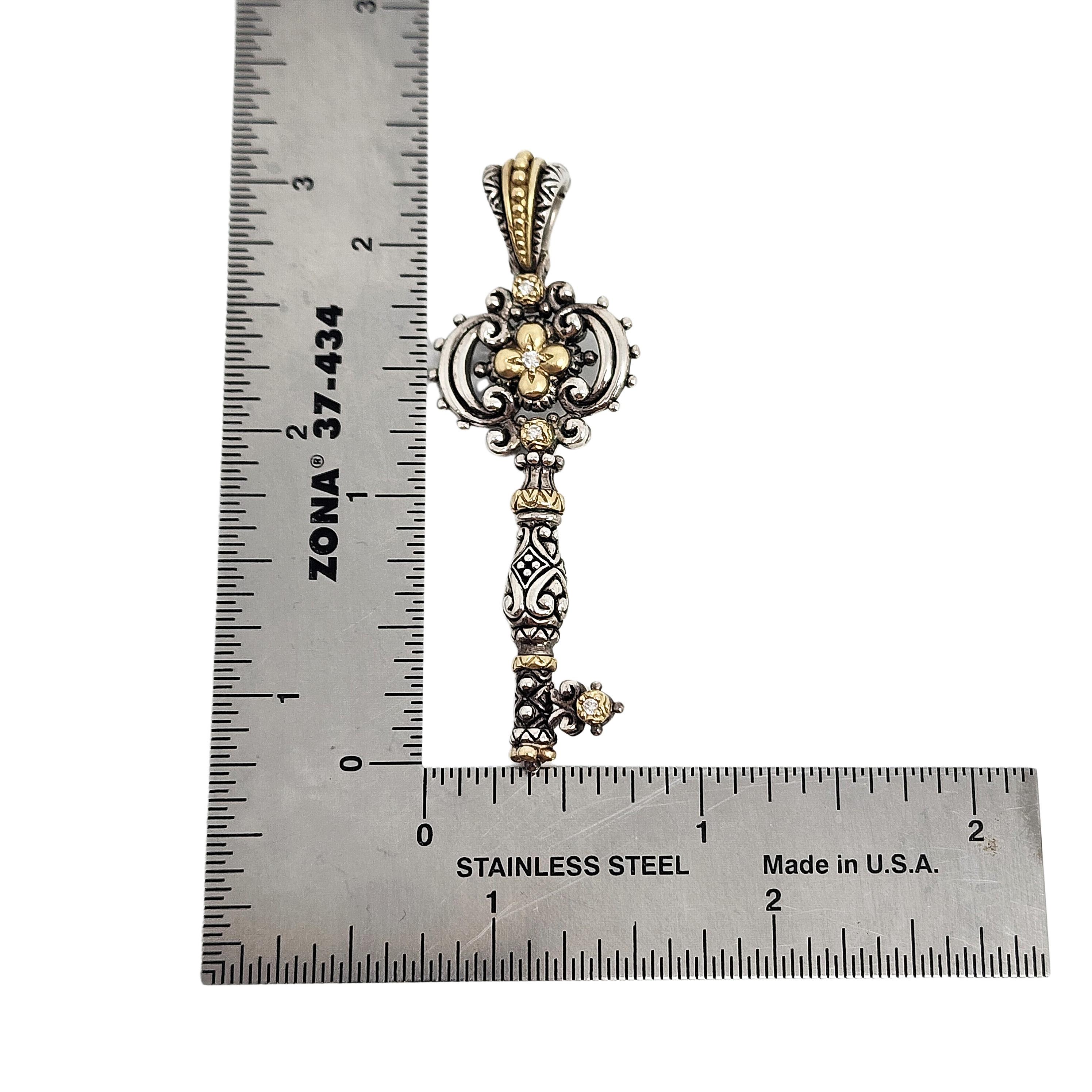 Ciondolo con chiave di Barbara Bixby in argento sterling e oro giallo 18 carati con diamante In condizioni buone in vendita a Washington Depot, CT