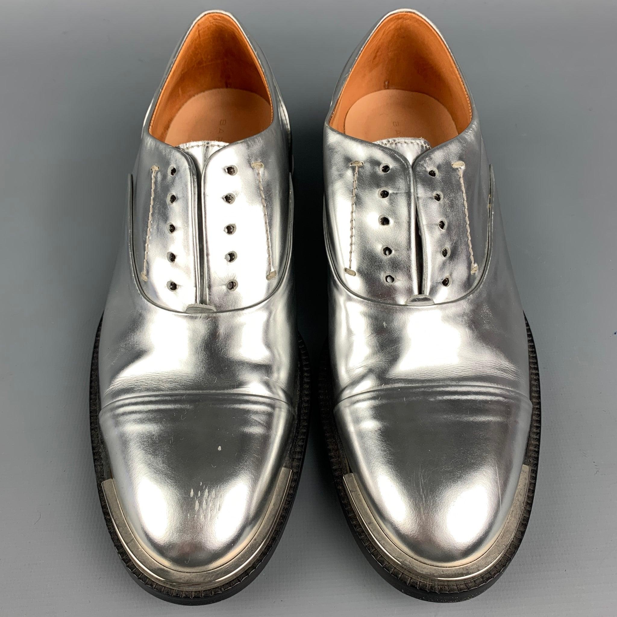 Women's BARBARA BUI Size 7 Silver Leather Metallic Patent Leather Shoes For Sale