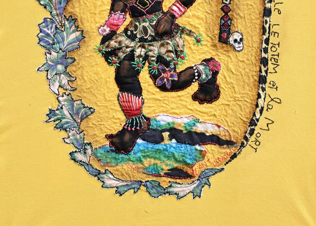 La joven, el tótem y la muerte Barbara d'Antuono Arte textil contemporáneo en venta 3
