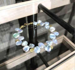 Barbara Heinrich Silber Blau Keshi Perle Gold Blütenblätter One of a Kind Armband