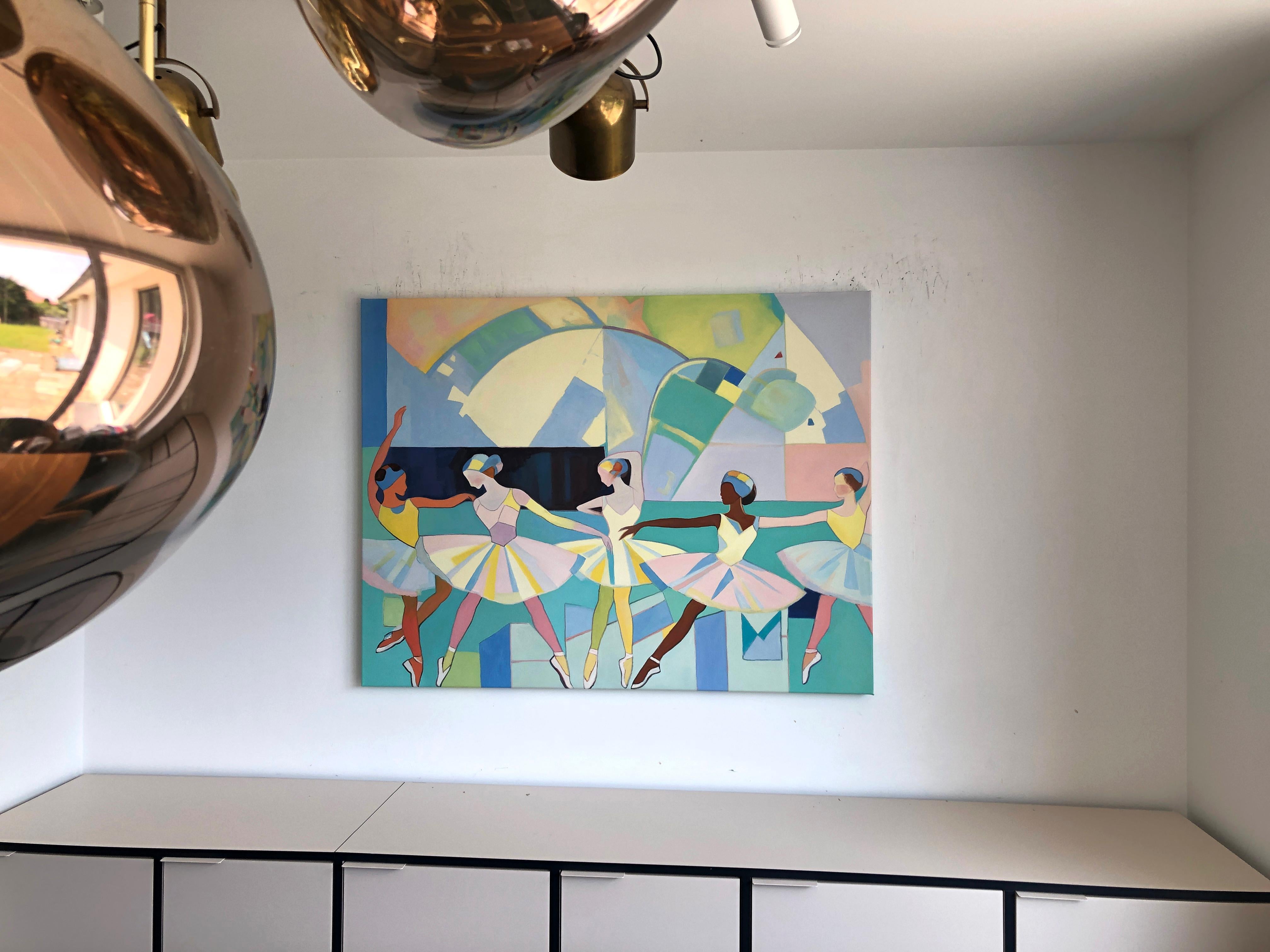 Barber Schaumann è un'artista contemporanea nota per le sue vibranti interpretazioni astratte delle forme femminili. Le sue opere combinano colori vivaci con forme geometriche moderne, mescolando elementi di cubismo e astrazione. Le opere di