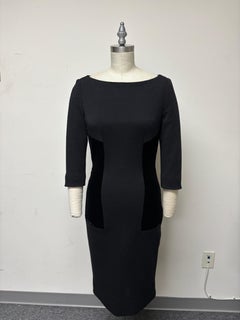 Robe fourreau en jersey de laine française couleur charbon de Barbara Tfank, avec empiècements en velours noir