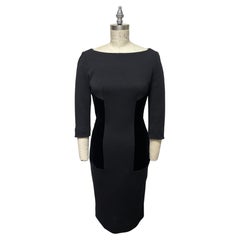Robe fourreau en jersey de laine française couleur charbon de Barbara Tfank, avec empiècements en velours noir