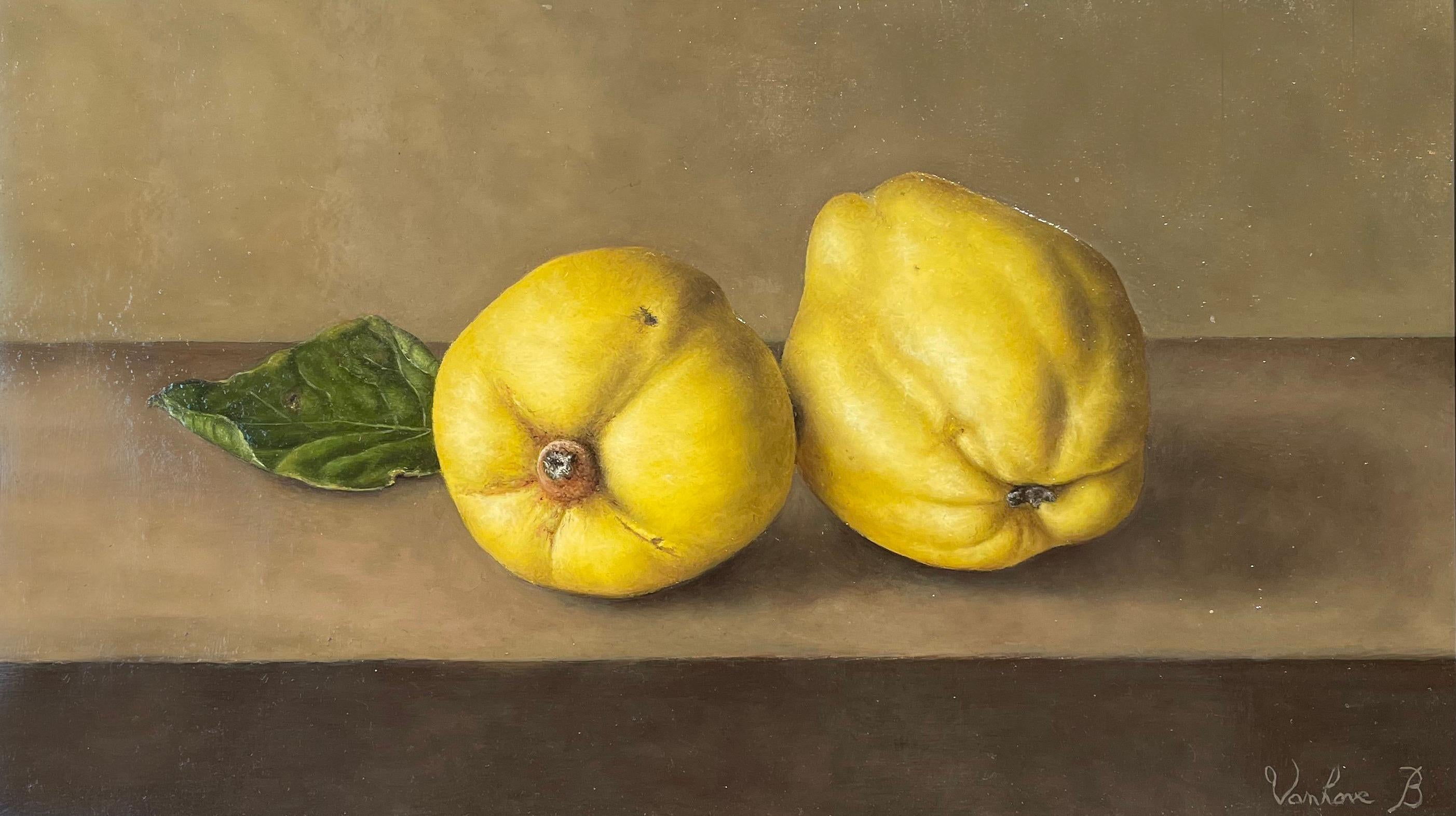 Peinture de nature morte réaliste contemporaine jaune de « Quinces », maîtres néerlandais - Painting de Barbara Vanhove