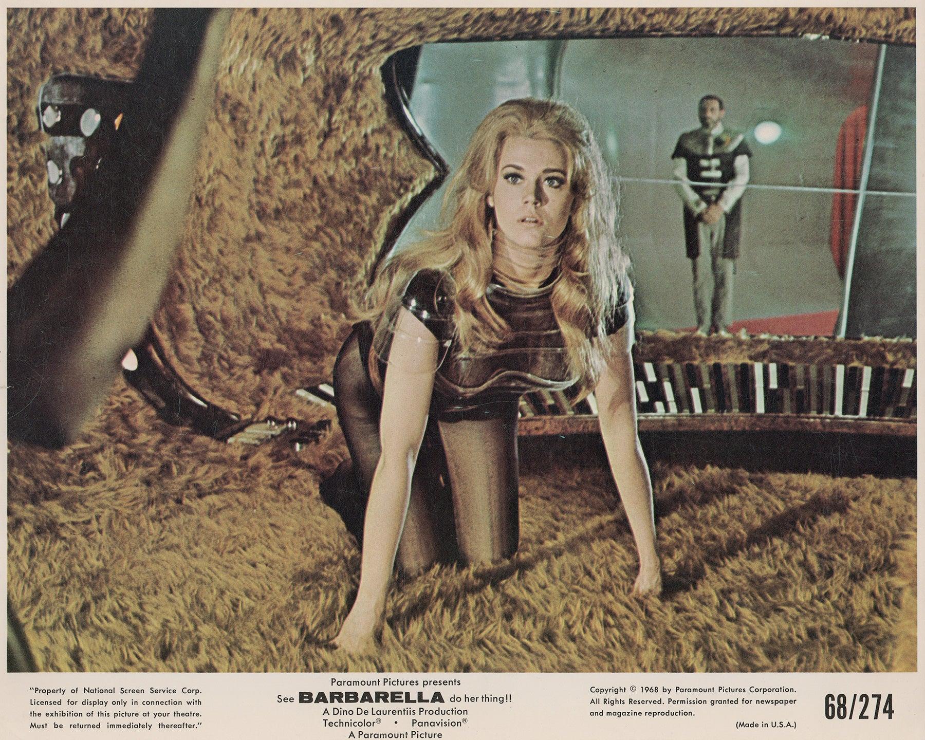 Barbarella 1968 Lobby Card - Gerahmt (Papier) im Angebot