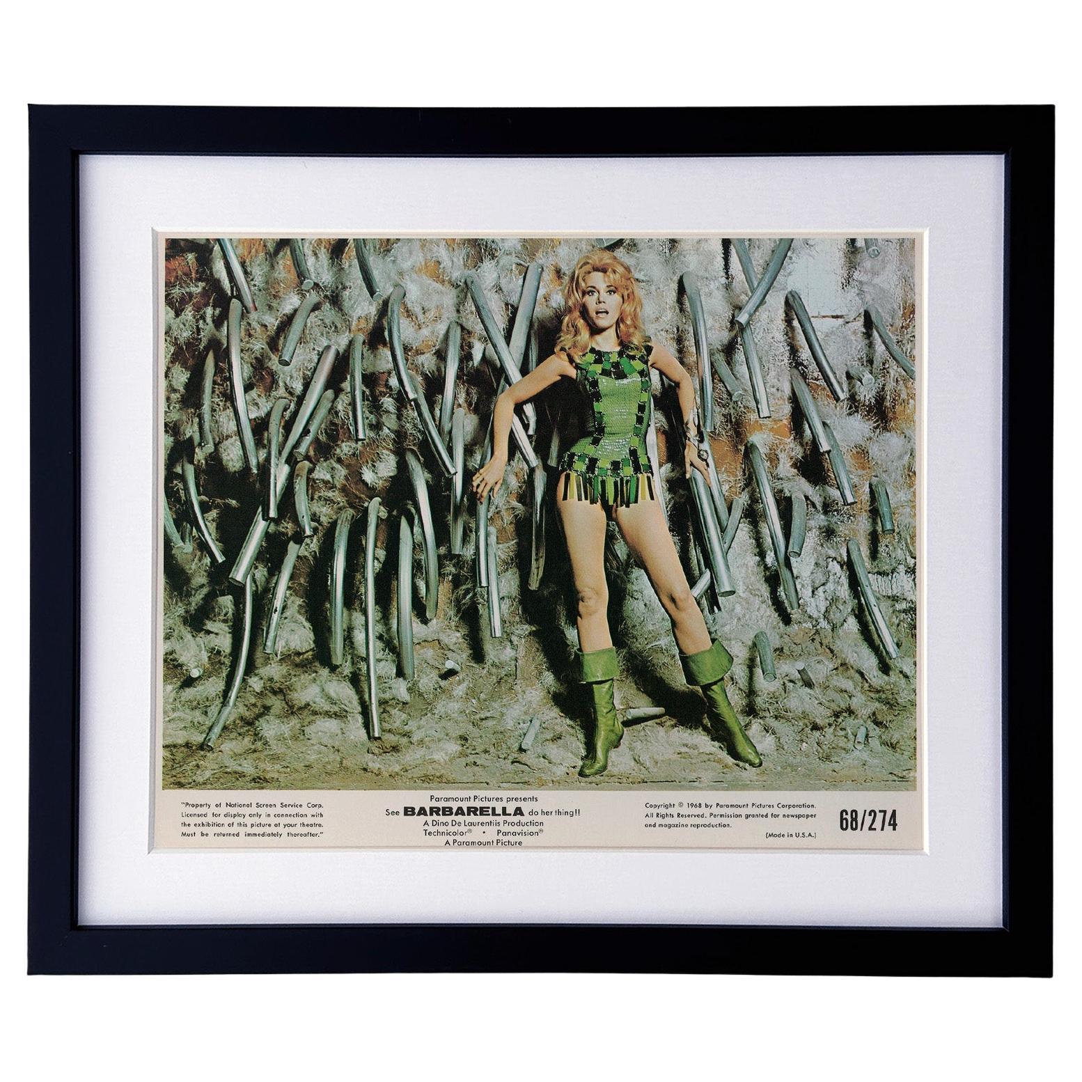 Barbarella 1968 Lobby Card - Gerahmt im Angebot