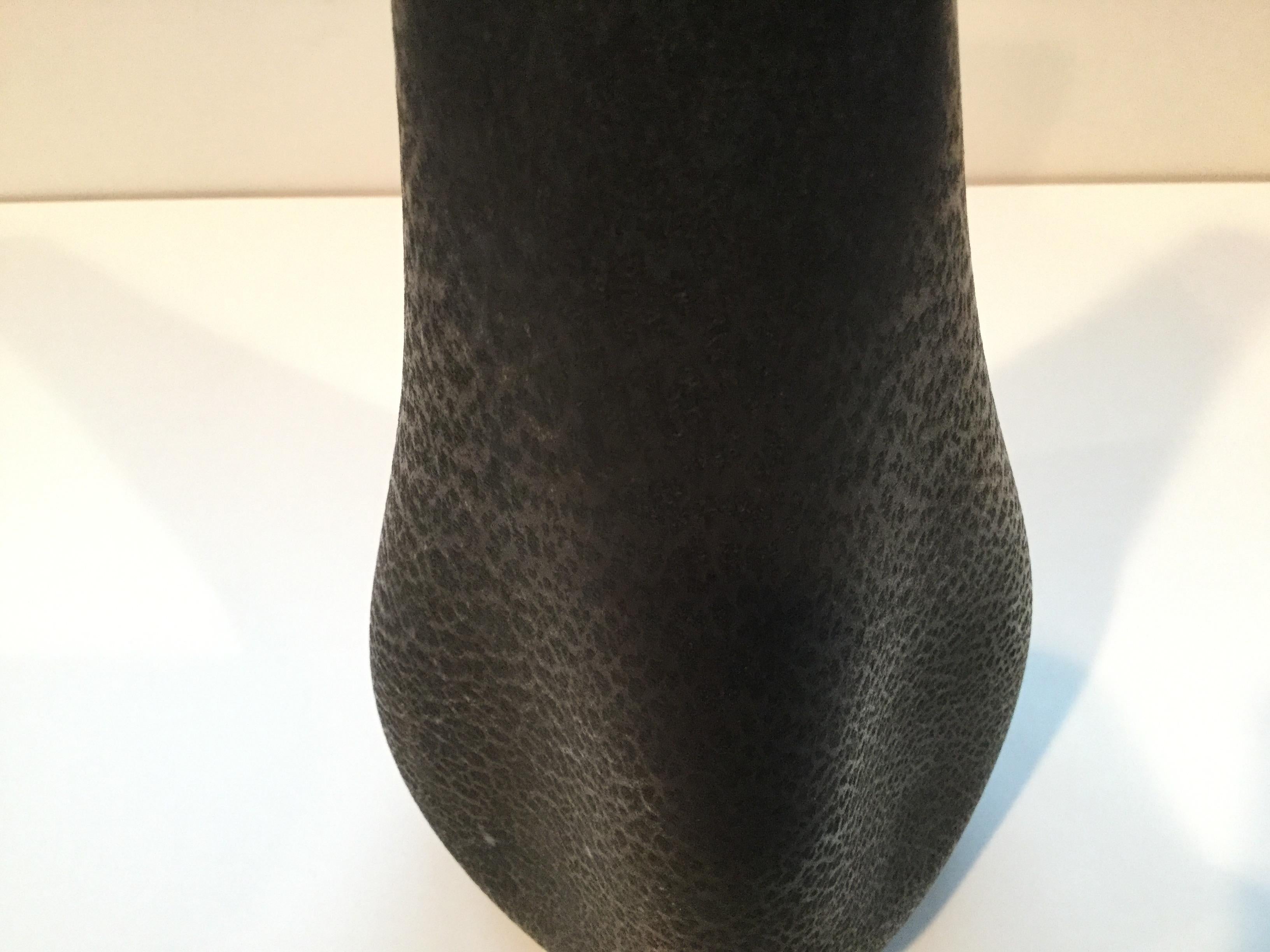 Rare Barbarico vase by Ercole Barovier for Barovier and Toso. Partial original model number label.
