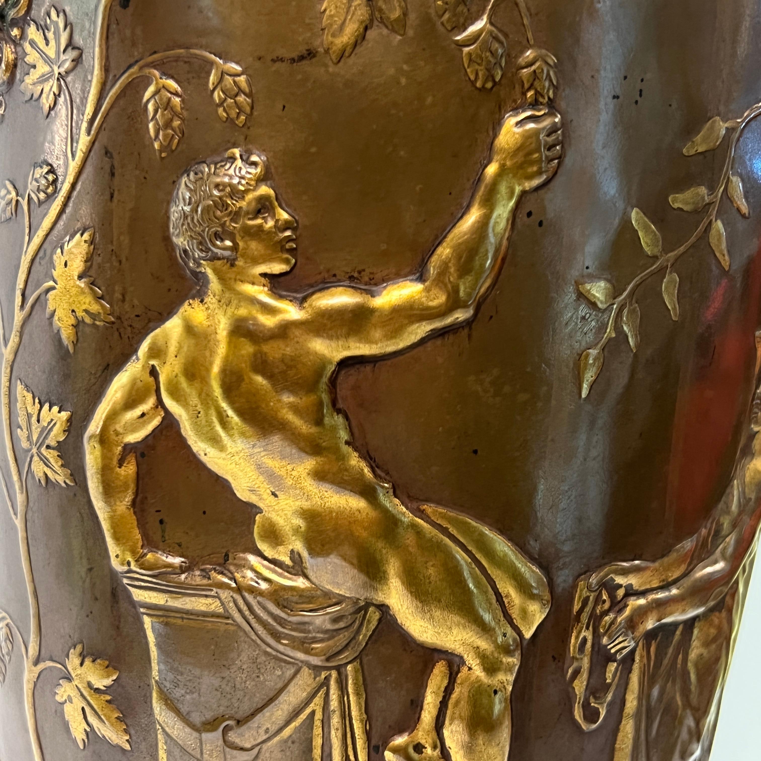 Bronze Vase en bronze néoclassique de Bacchanale de Barbedienne monté en lampe en vente