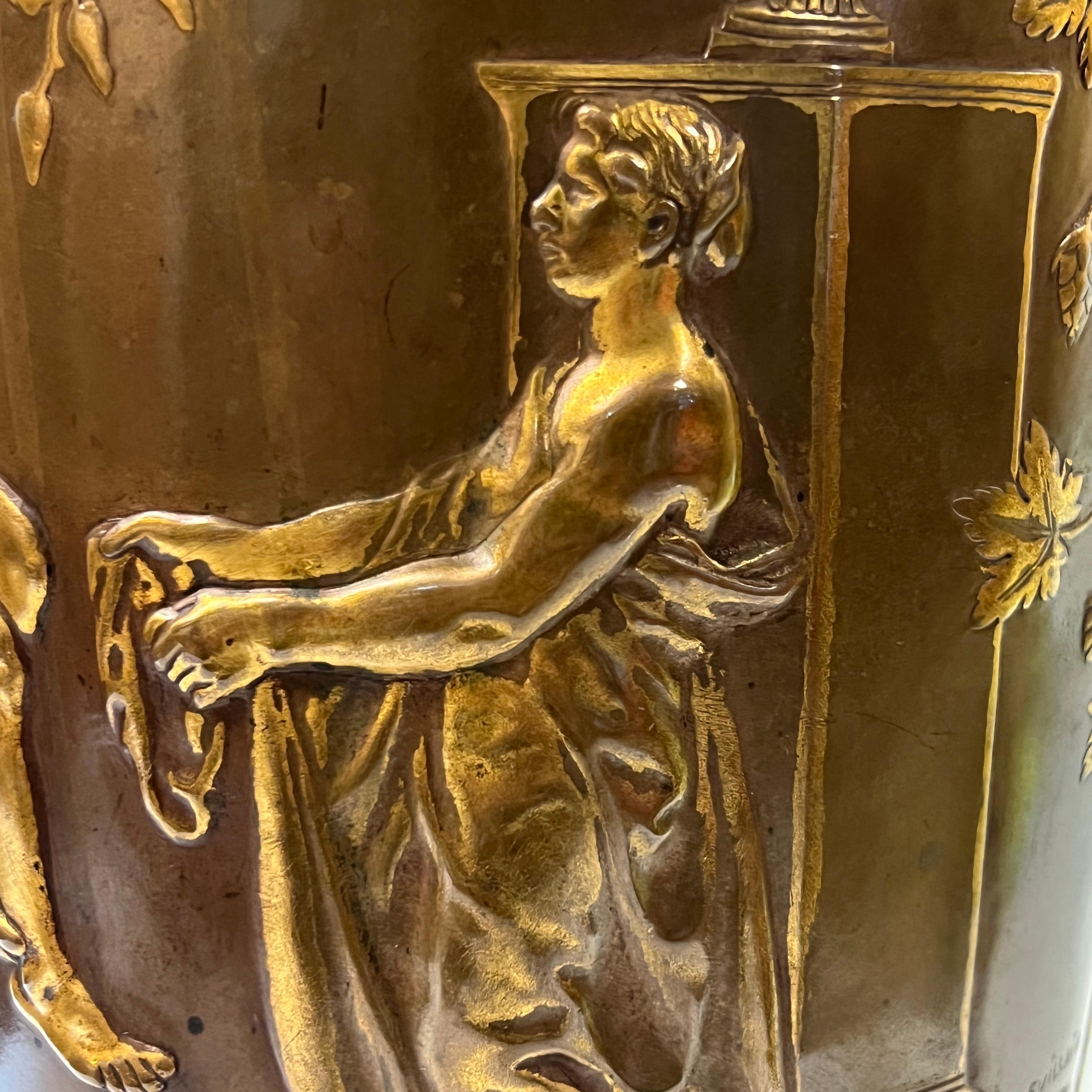 Vase en bronze néoclassique de Bacchanale de Barbedienne monté en lampe en vente 1