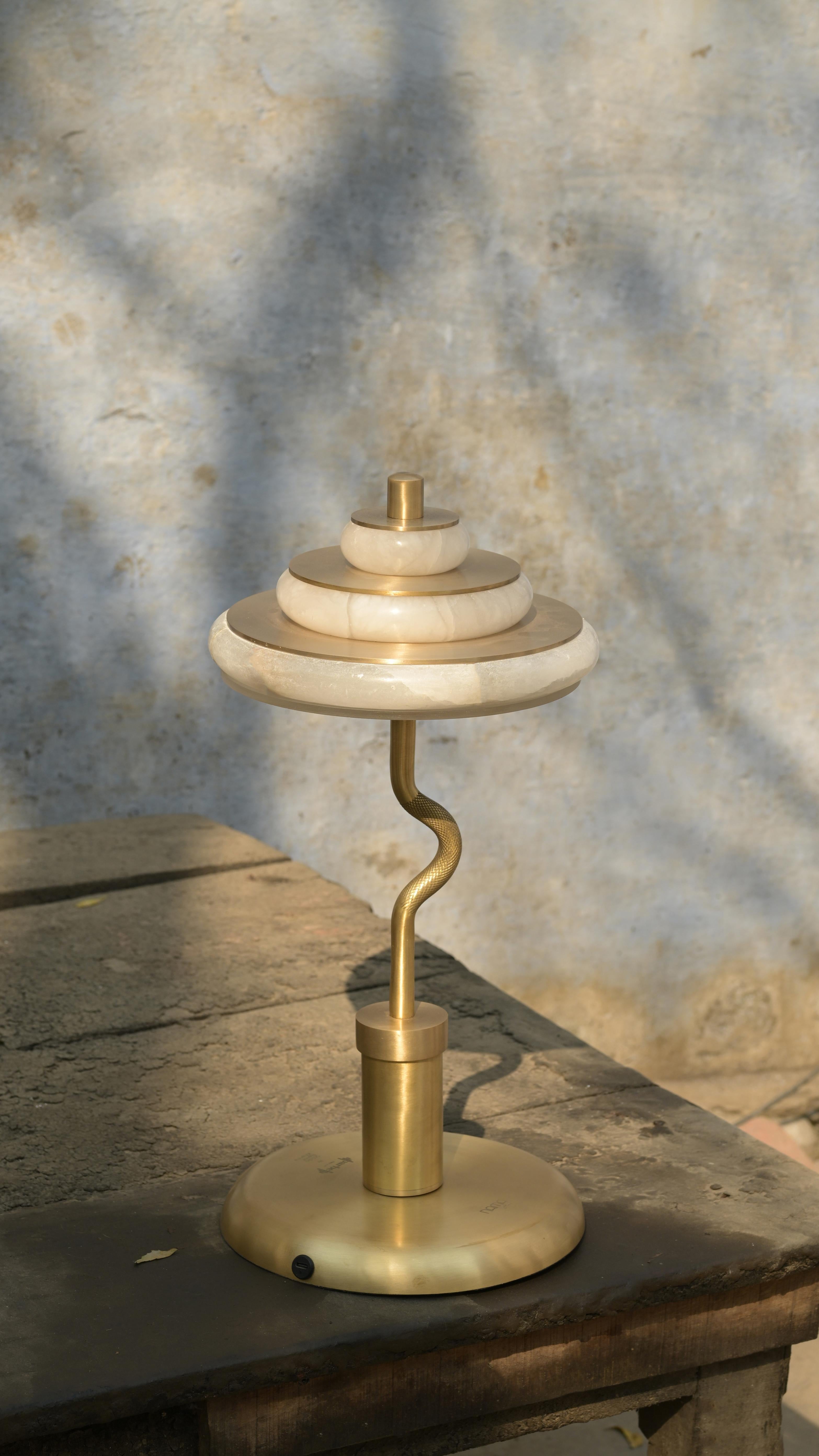 Lampe à poser portable Barbell par Studio Namit Khanna en vente 8