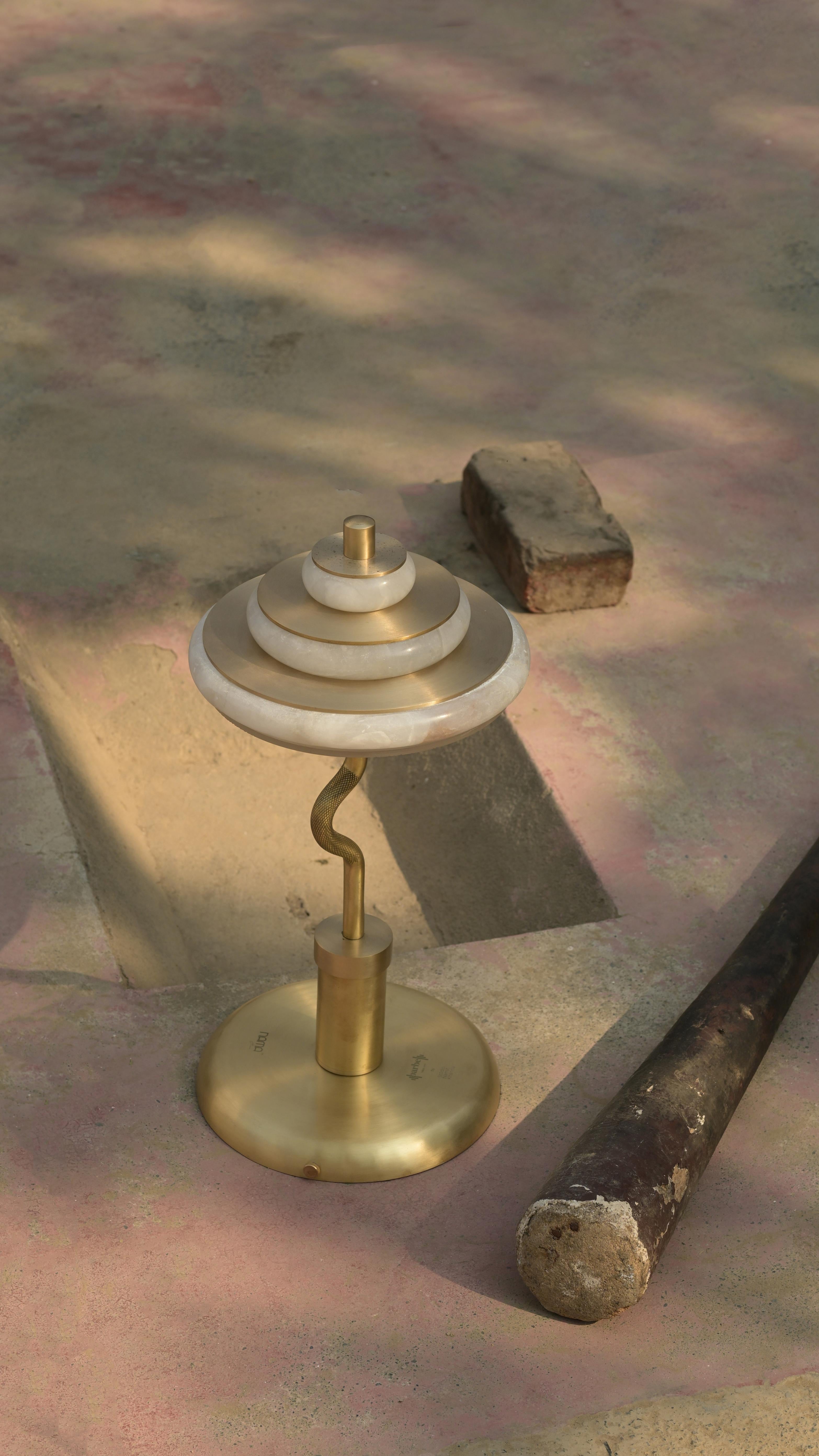 Lampe à poser portable Barbell par Studio Namit Khanna en vente 9