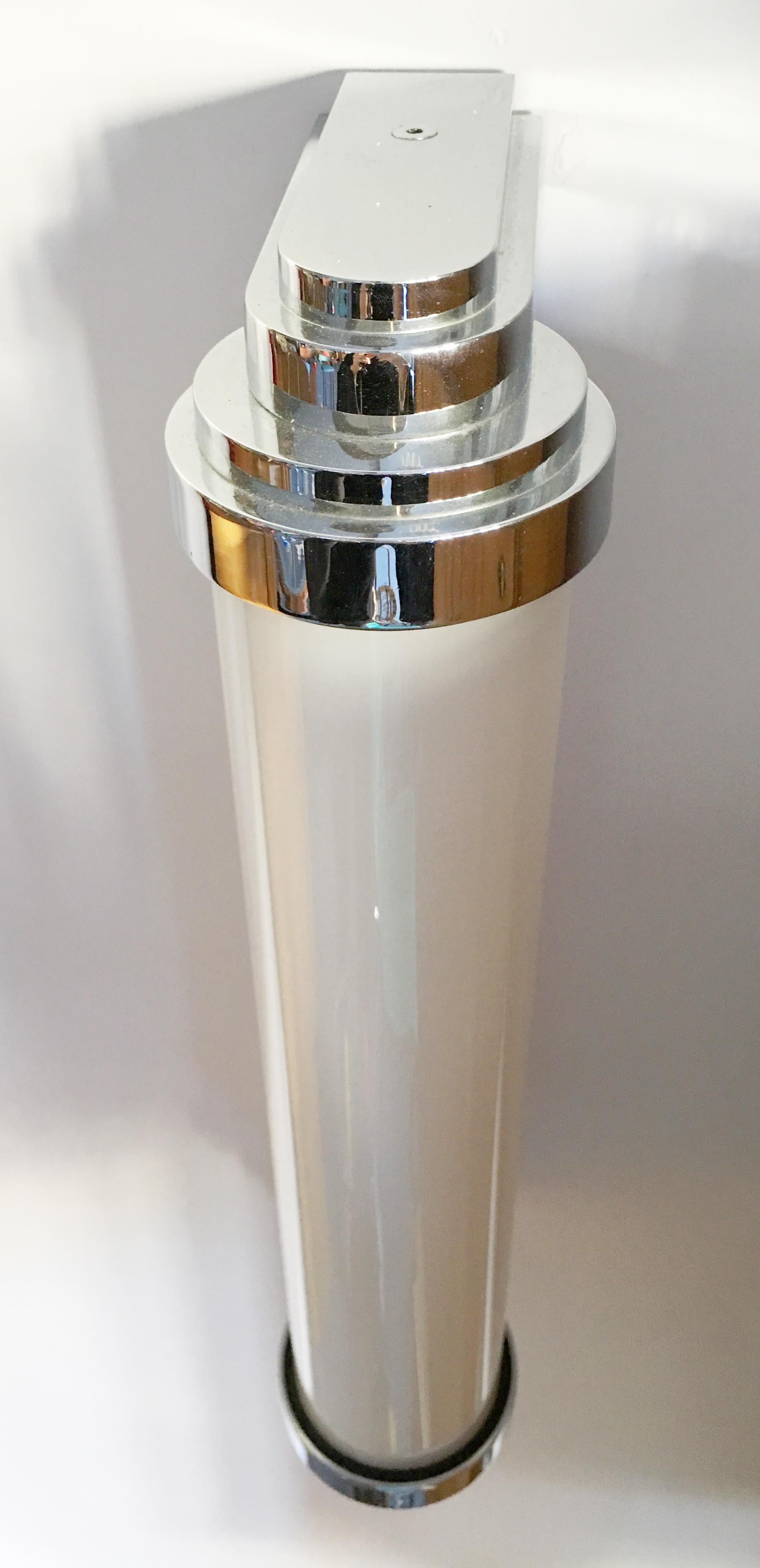 Barber French Wall Lamp or Light in Polished Metal Cylindrical White Lamp, 1930s In Good Condition For Sale In Fregene, IT