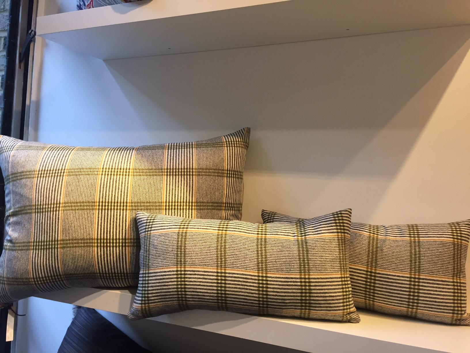 Barbera Cashmere Cushions Black and Lime Woven Check Pattern on Ivory In New Condition In Hamburg, DE