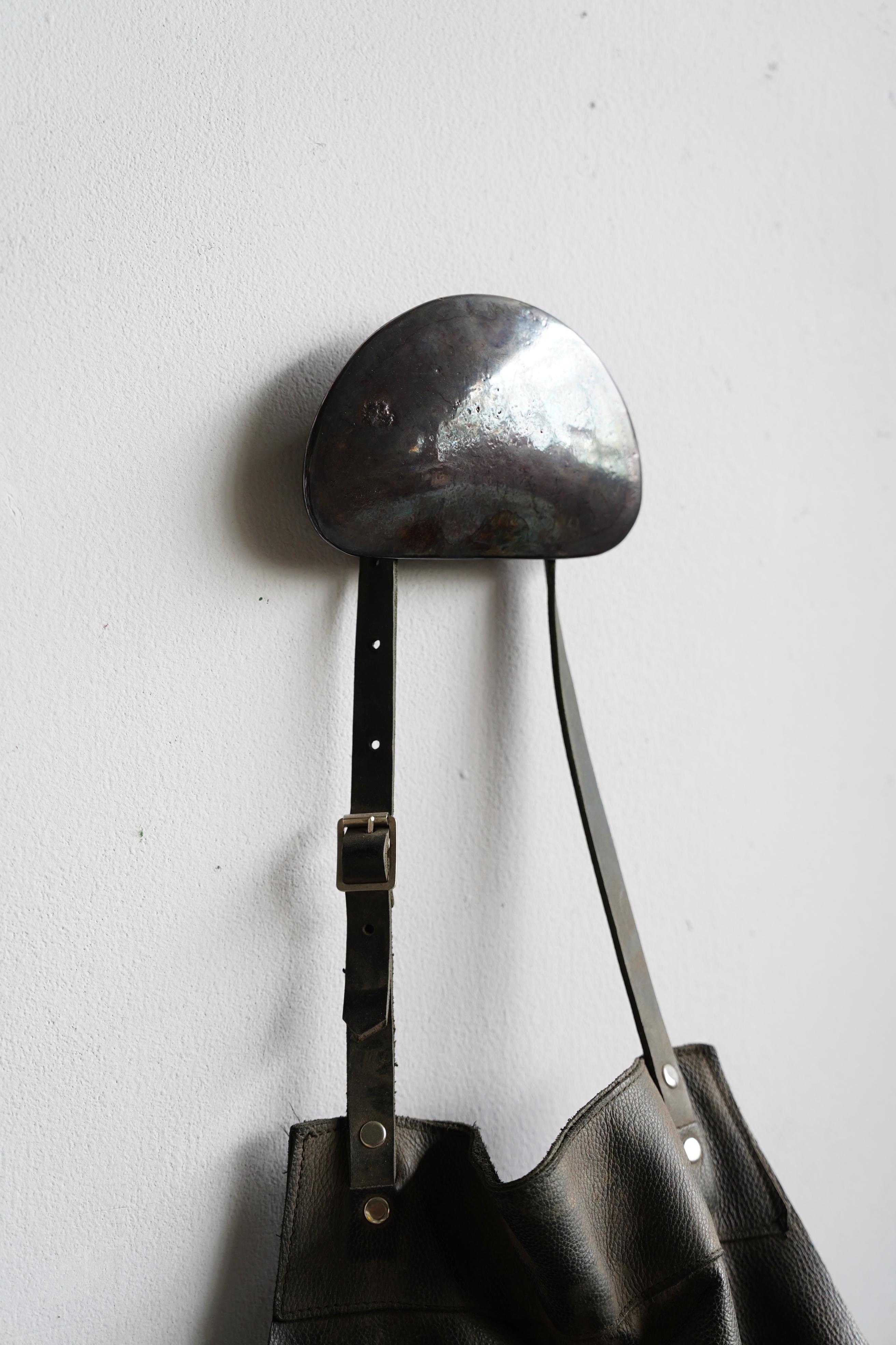 XXIe siècle et contemporain BARBERA Crochet mural 'Pescara' en bronze massif en vente