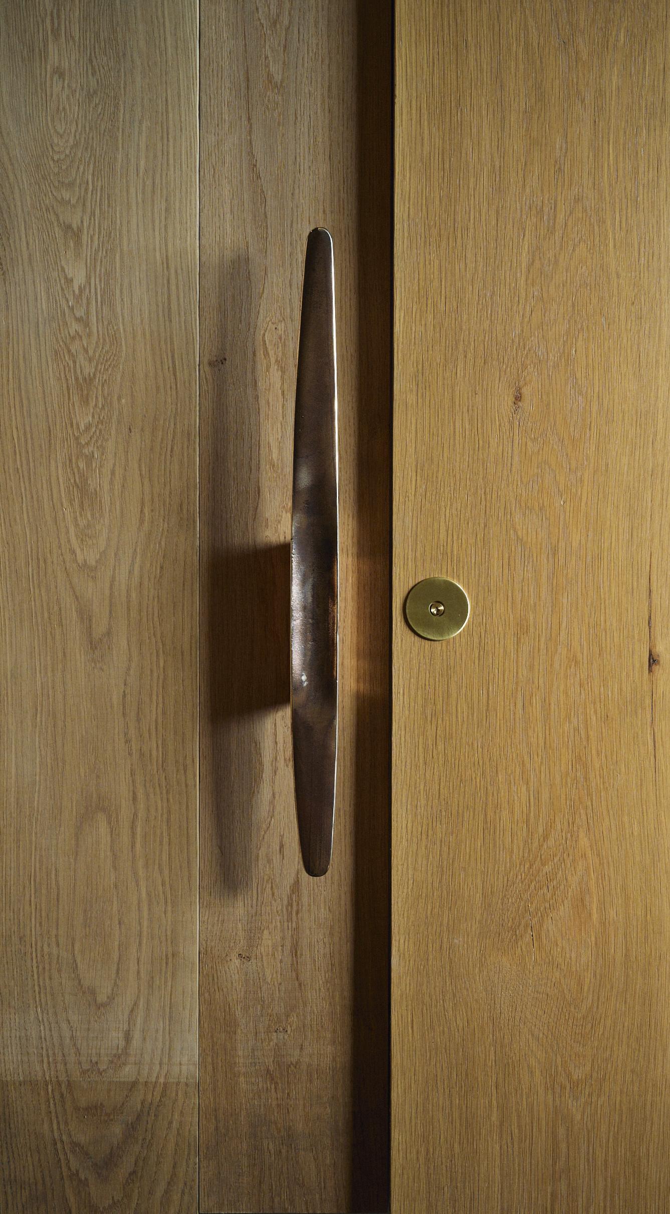 BARBERA Unaipon Medium Cabinet Handle Solid Bronze In New Condition For Sale In Melbourne, Victoria