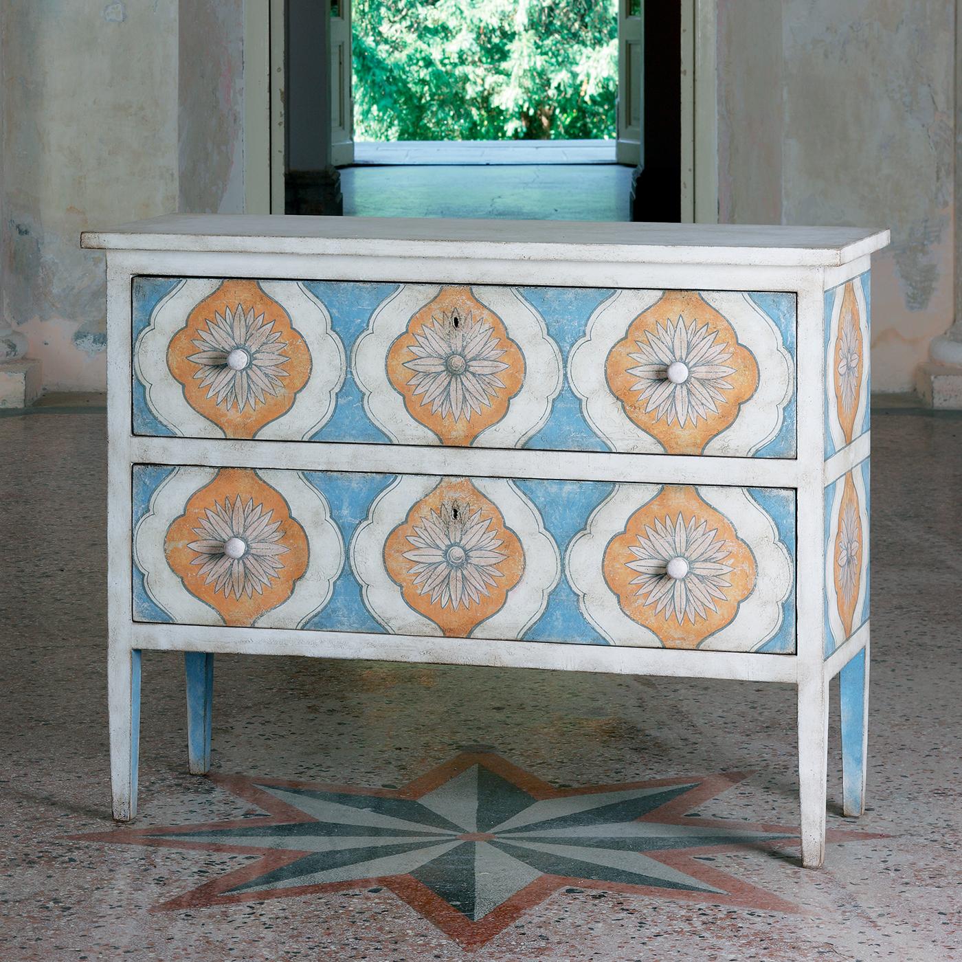 The Barberini wood dresser fits in any environment, it is a custom made piece, decorated by hand with Venetian style techniques. Created by master craftsmen, the customer can entirely personalize this item selecting color, decorations and
