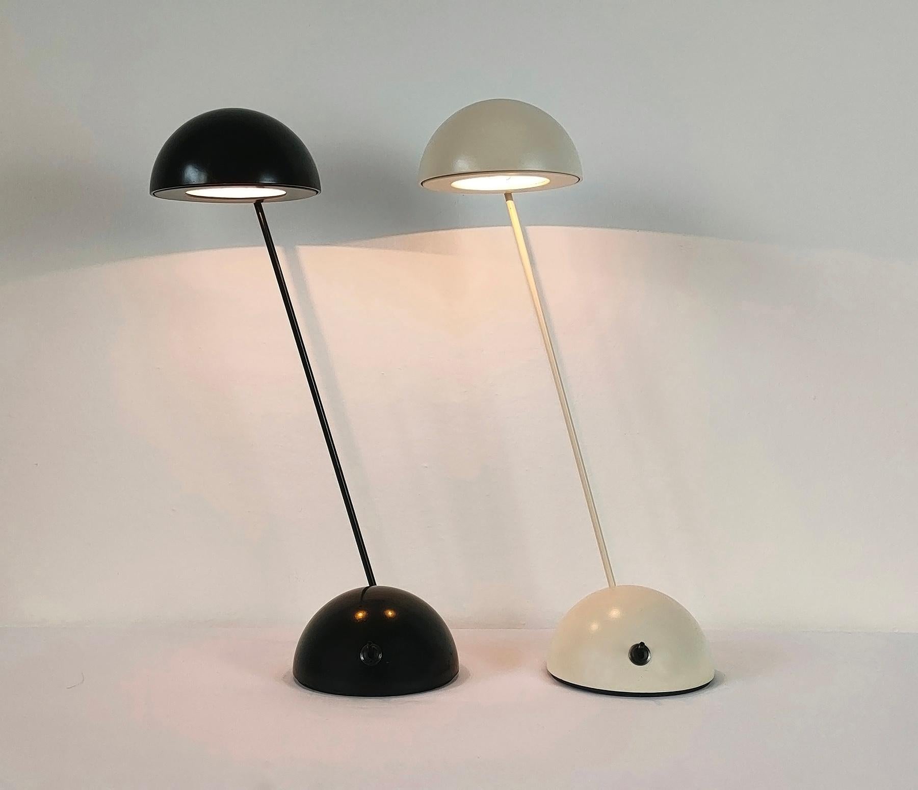 Émaillé Barbieri & Maniarelli ensemble de deux lampes de table Minikini par Tronconi, années 1980, Italie en vente