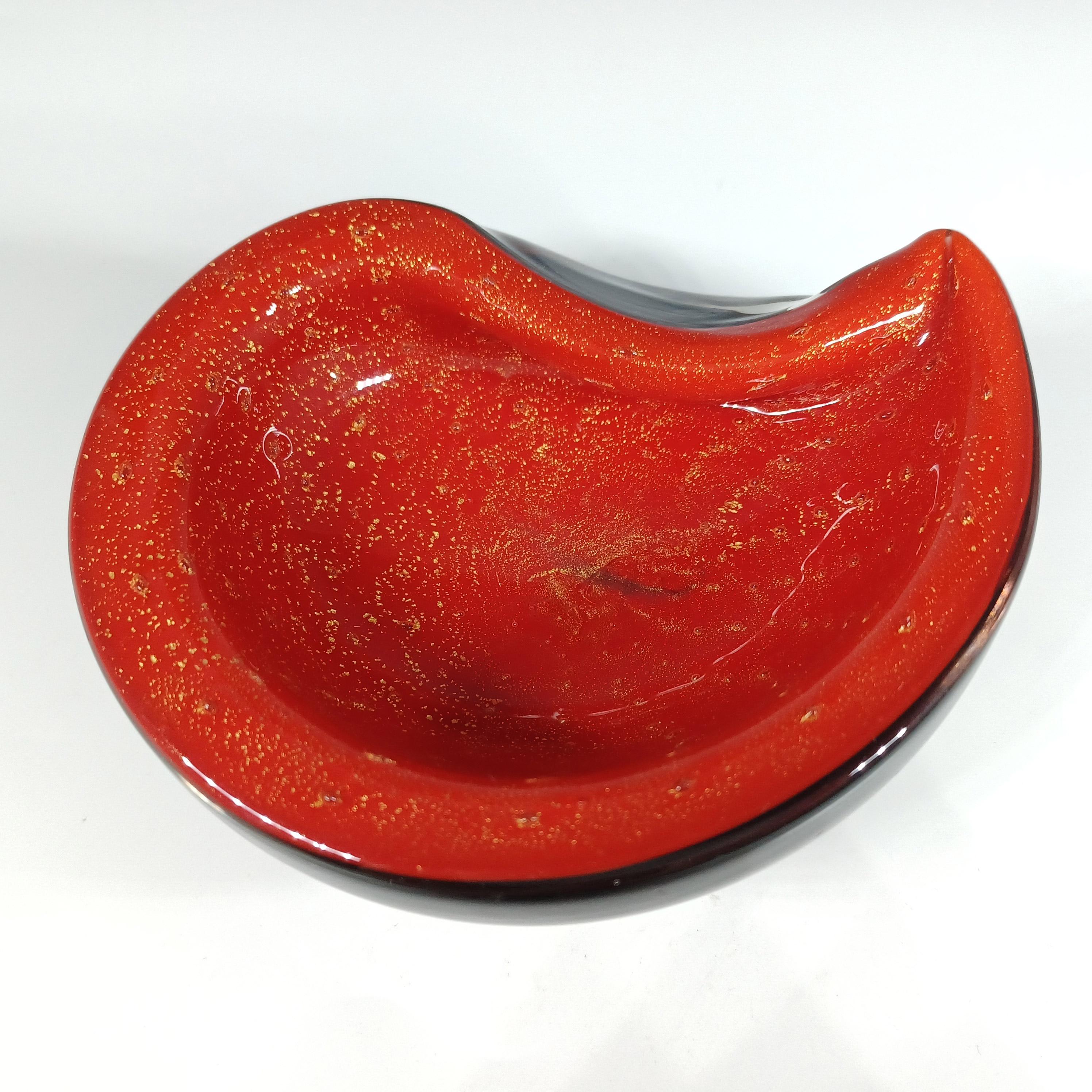 Hand-Crafted Barbini Murano Biomorphic Red & Black Glass Gold Leaf Bowl For Sale