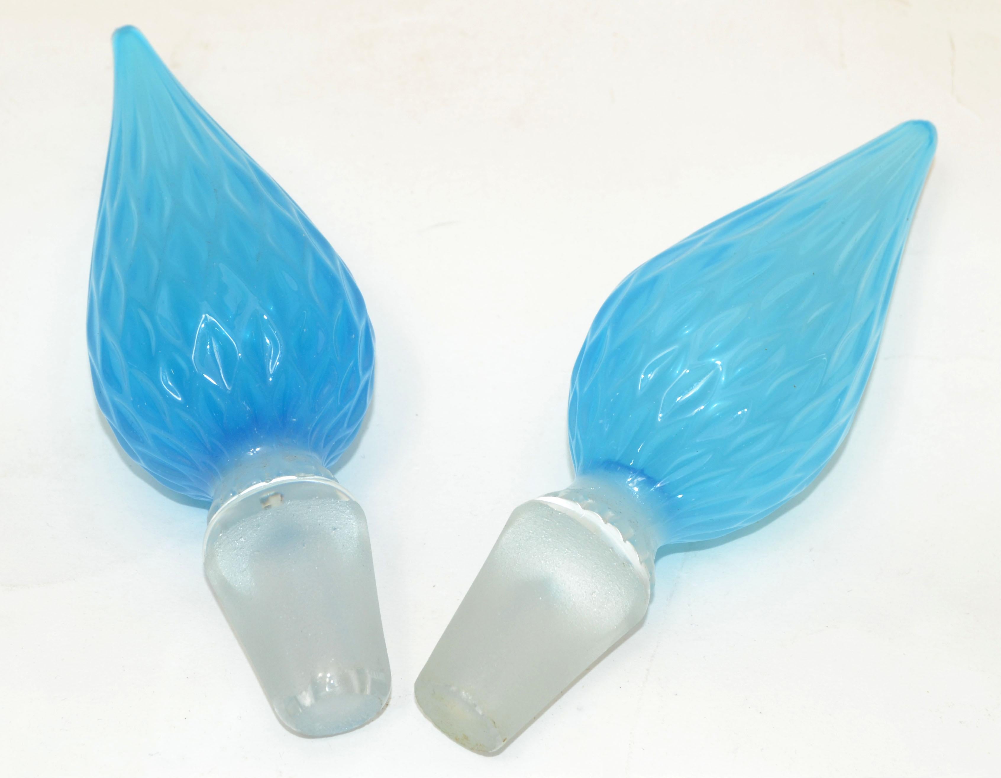 Barbini Murano Facettiertes hellblaues Kunstglasgefäß Dekanter mit Stopfen, Paar im Angebot 2