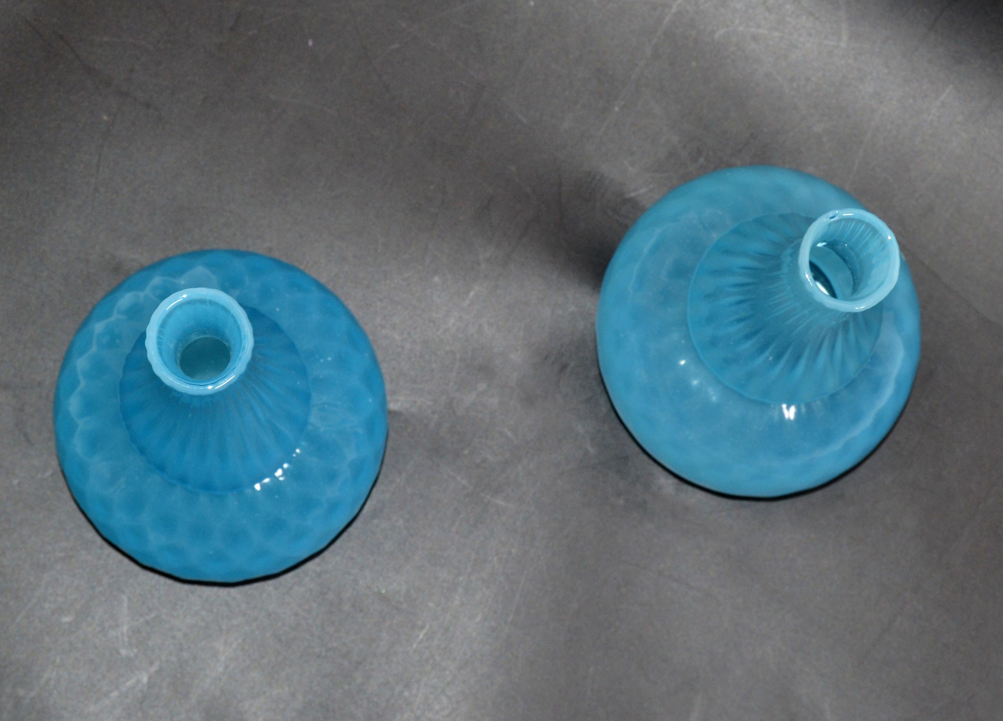 Barbini Decantador de cristal artístico azul claro facetado de Murano con tapón, Pareja en venta 3