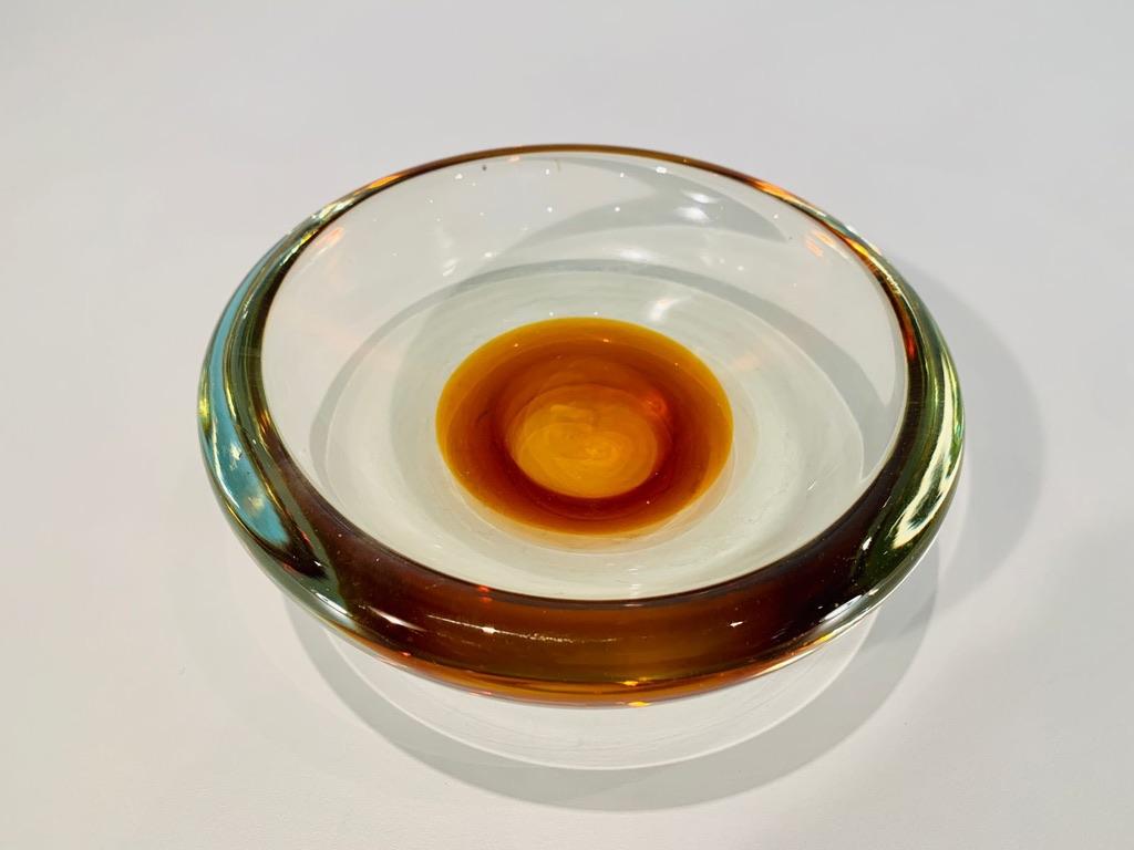 Mid-Century Modern Barbini Murano glass bowl bicolor circa 1950 For Sale