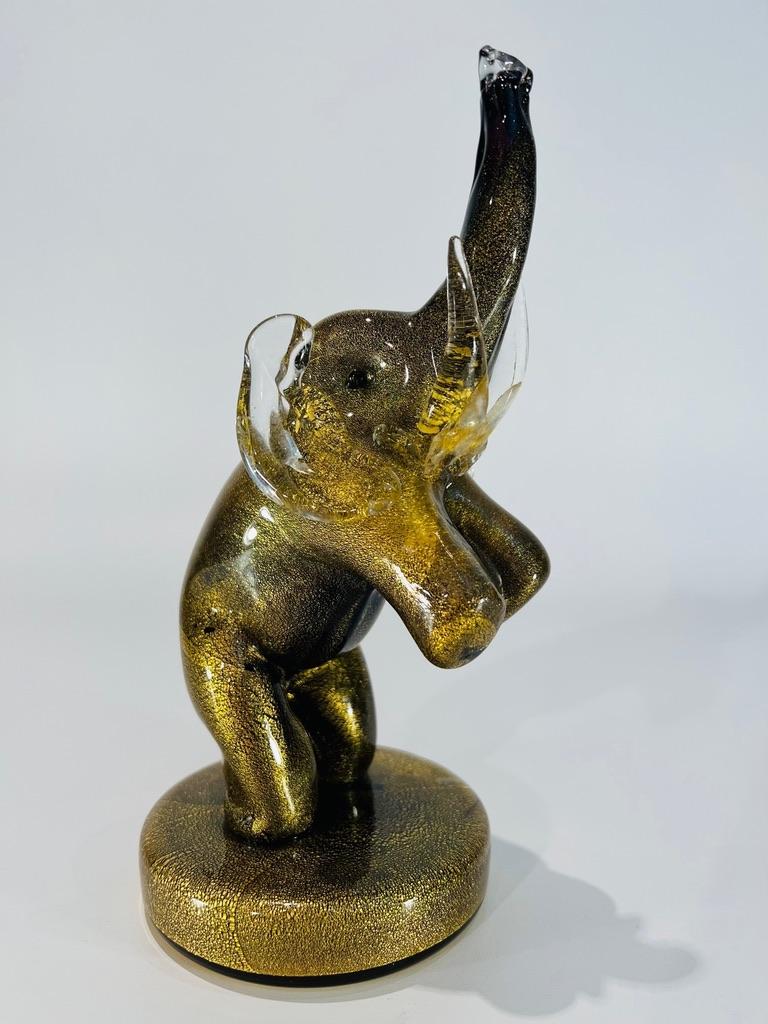Incroyable éléphant en verre de Murano avec or attribué à BARBINI circa 1950.
