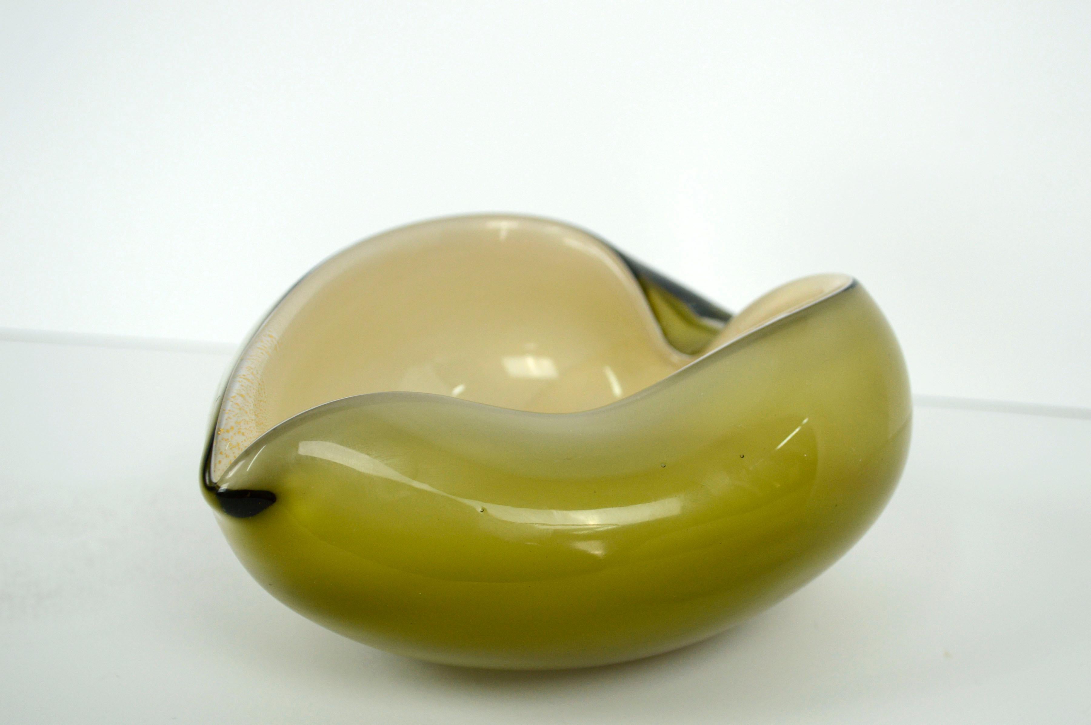 Hand-Crafted Barbini Murano Glass Olive Green / Yellow Ochre Heart Shaped Bowl Ash Tray Dish For Sale
