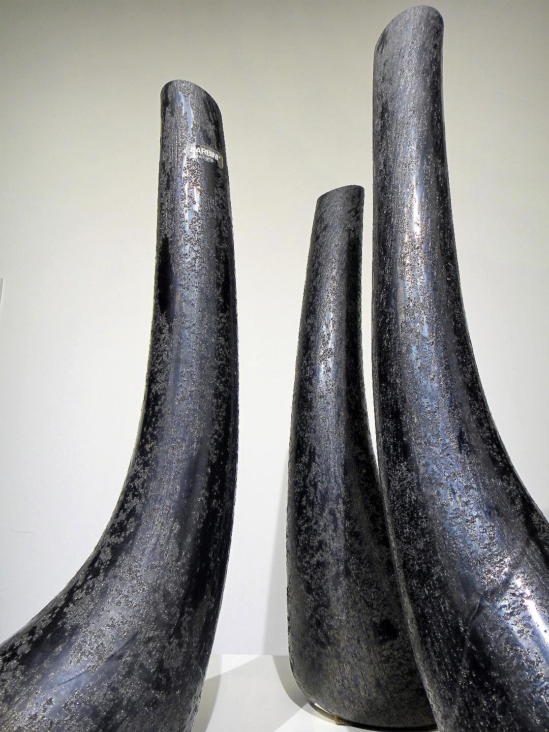 Barbini Skulpturale Vasen aus Muranoglas Satz von drei

Zum Verkauf angeboten wird eine skulpturale drei Vase Satz von Barbini Murano-Glas-Vasen. Alfredo Barbini, ein Glaskünstler, der 1912 auf den Inseln von Murano in der Lagune von Venedig geboren