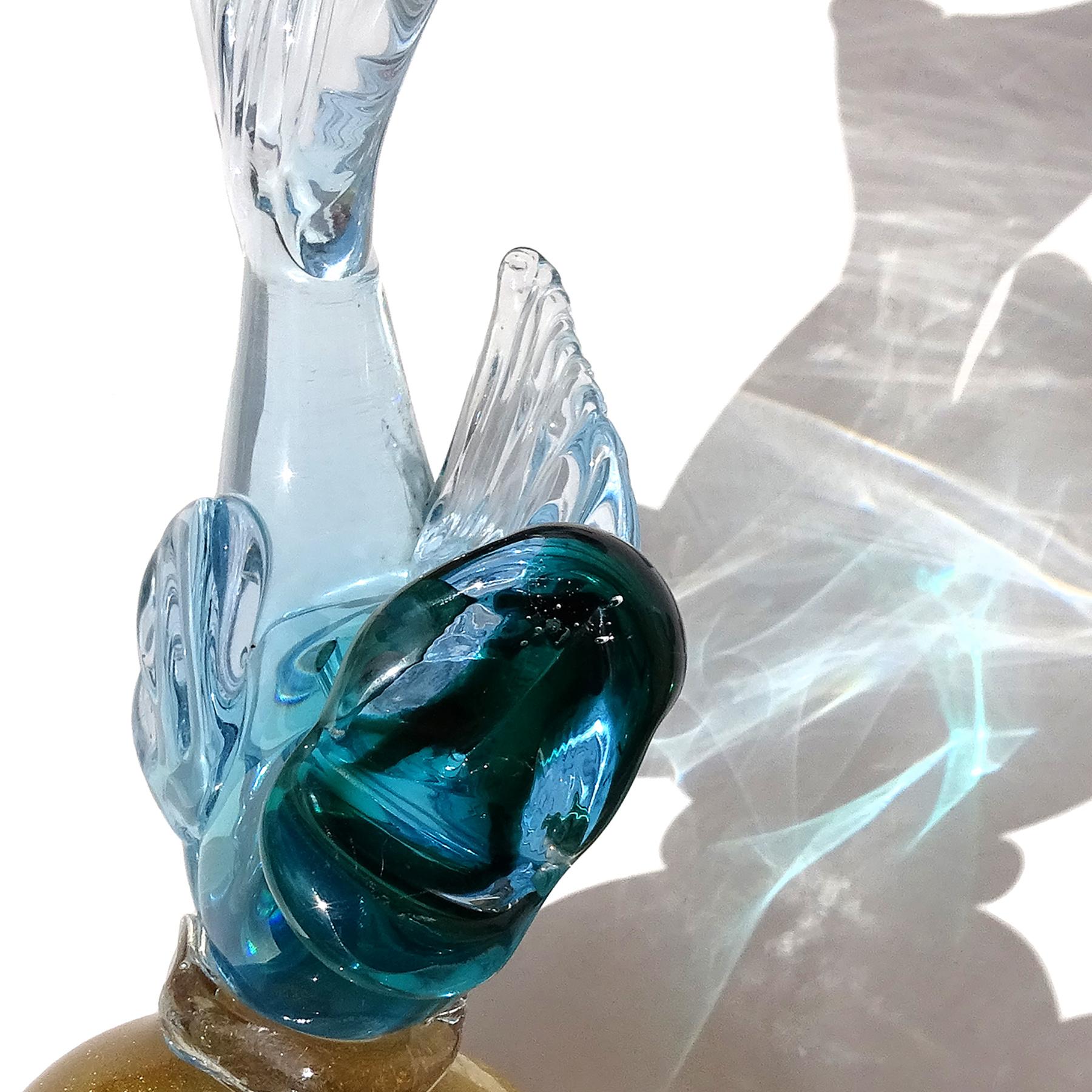 Fatto a mano Barbini Murano Glass Sommerso Blue Green Gold Flecks Scultura di pesce in vetro artistico italiano in vendita
