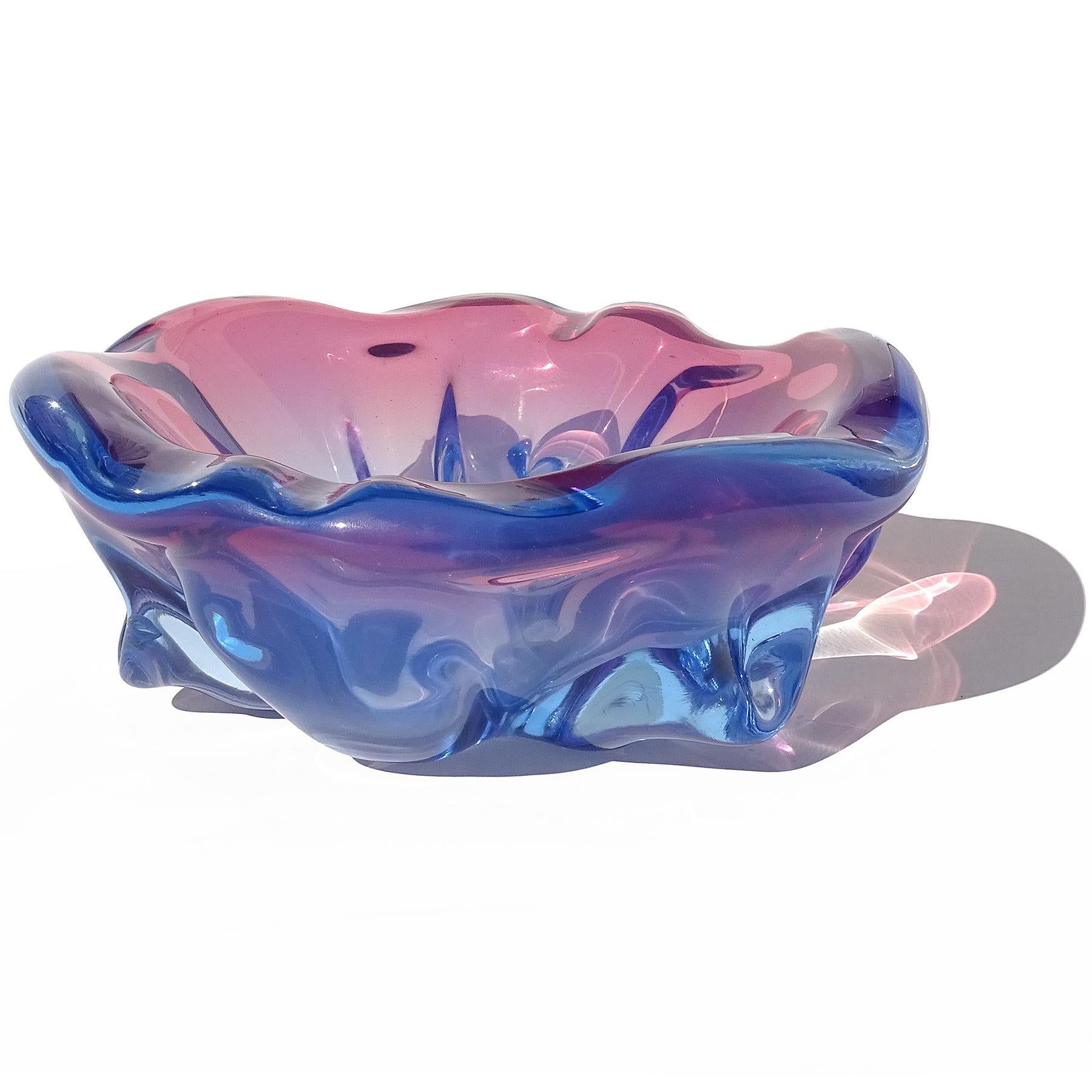 Beautiful vintage Murano hand blown Sommerso amethyst purple, pink, blue Italian art glass sculptural decorative bowl. Documented to designer Alfredo Barbini, circa 1950s-1960. The bowl has a ripple surface rim, with sculptural elements on the