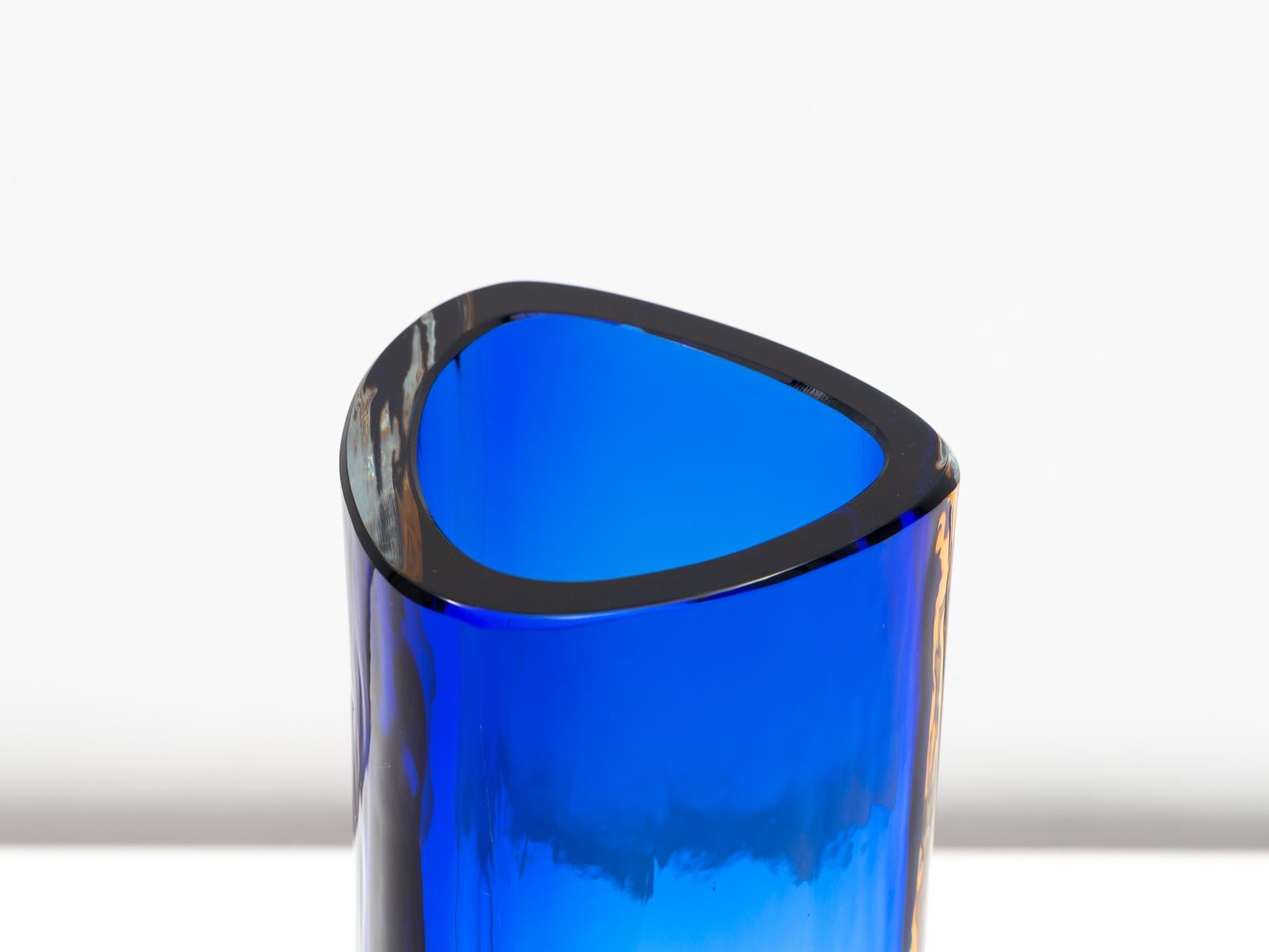 Barbini Murano Triangular Ochre and Blue Blown Glass Battuto Vase, circa 1975 In Good Condition For Sale In Los Angeles, CA