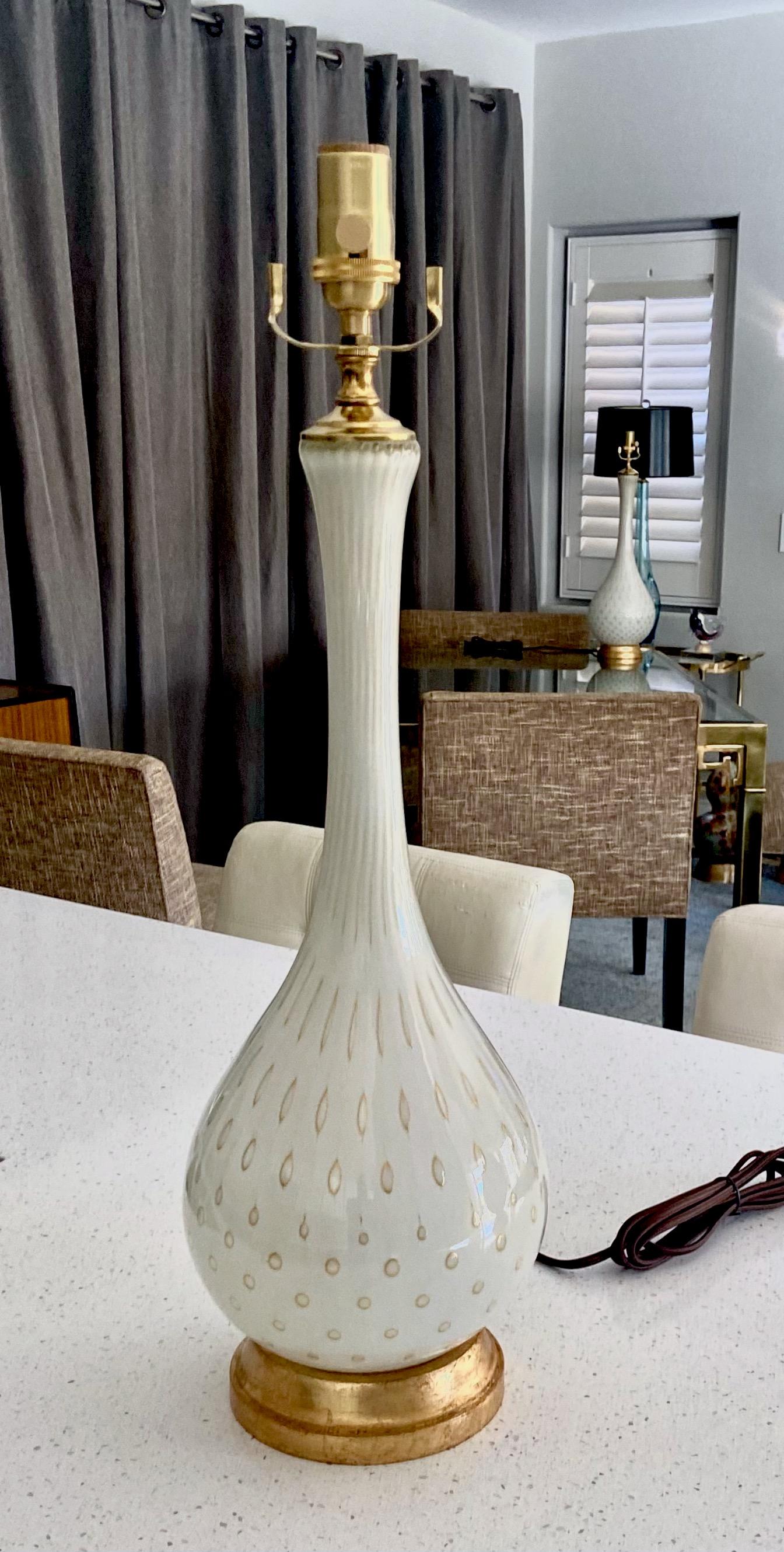 Mid-20th Century Barbini Murano White Gold Glass Table Lamp For Sale