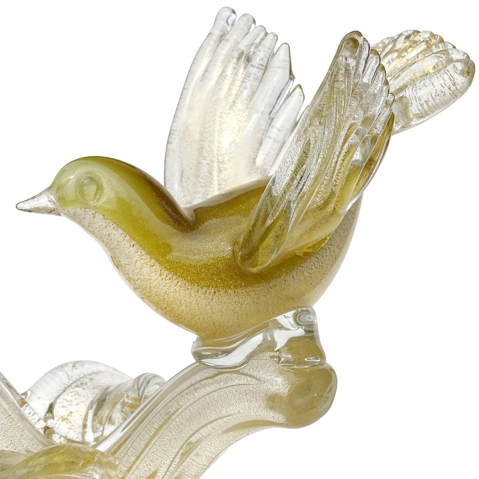 Barbini Murano White Olive Green Gold Flecks Italian Art Glass Birds Sculpture In Good Condition For Sale In Kissimmee, FL