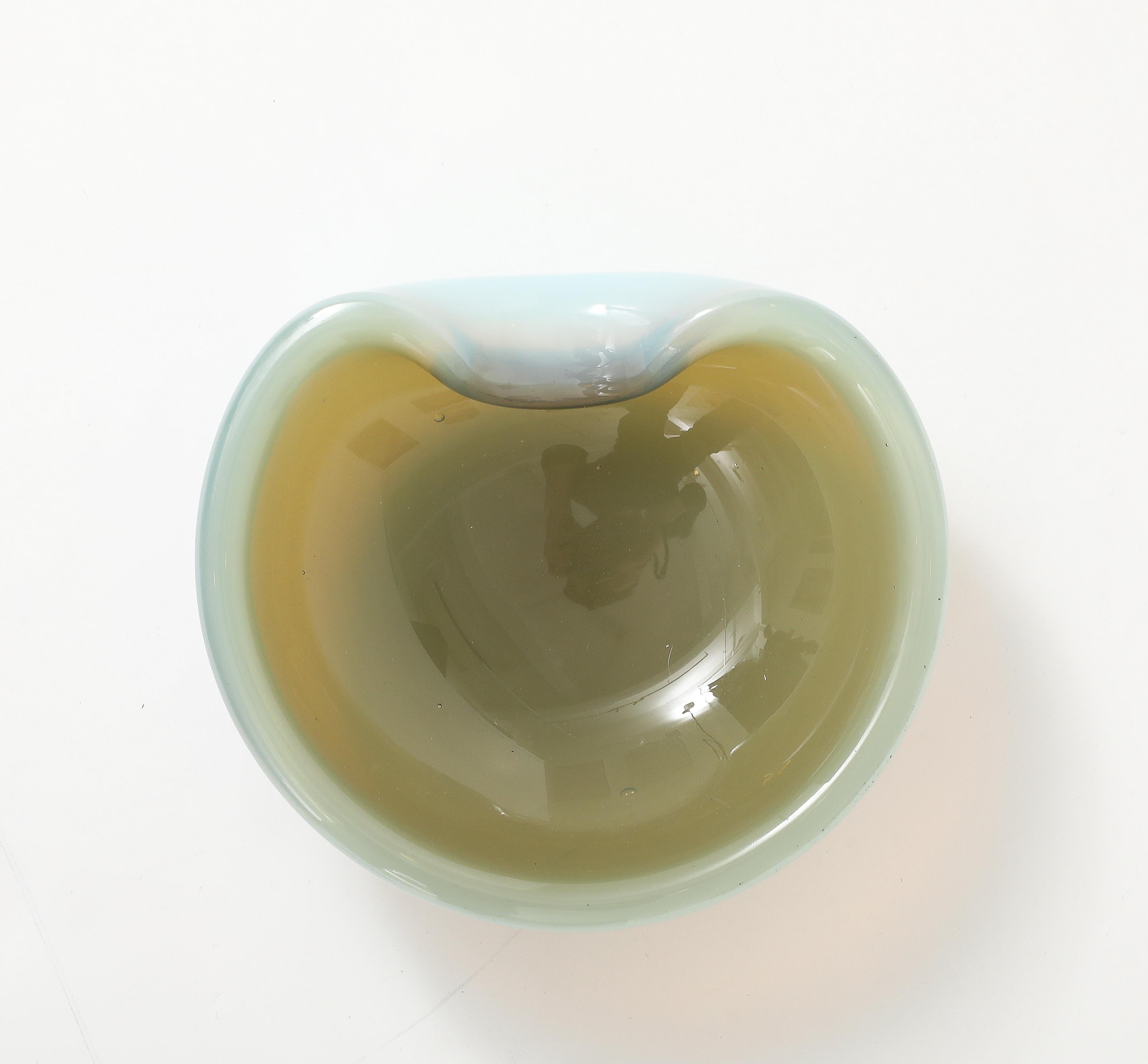 Barbini Opalescent Murano Glas Vide Poche im Angebot 3