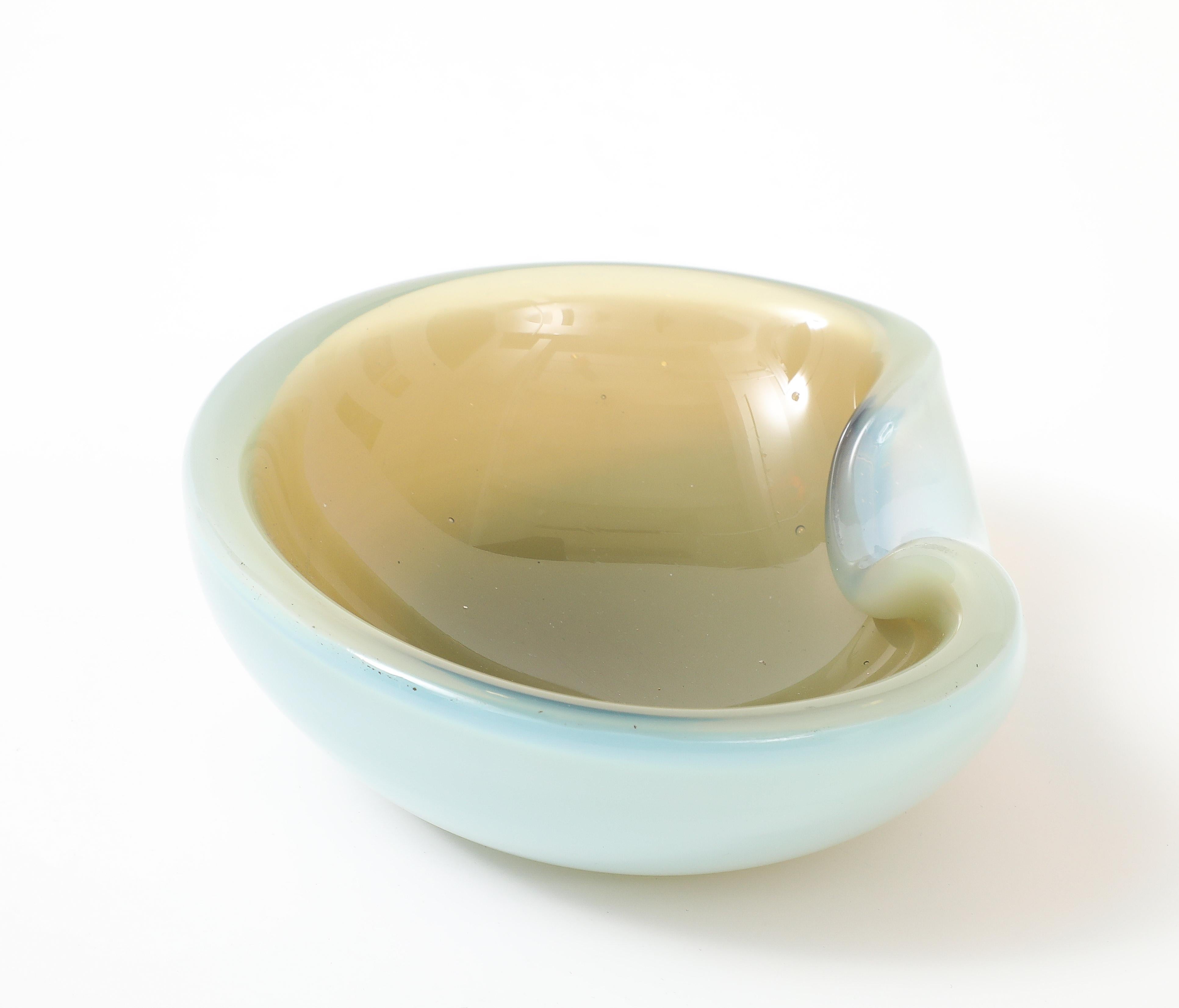 Barbini Opalescent Murano Glas Vide Poche (Italienisch) im Angebot