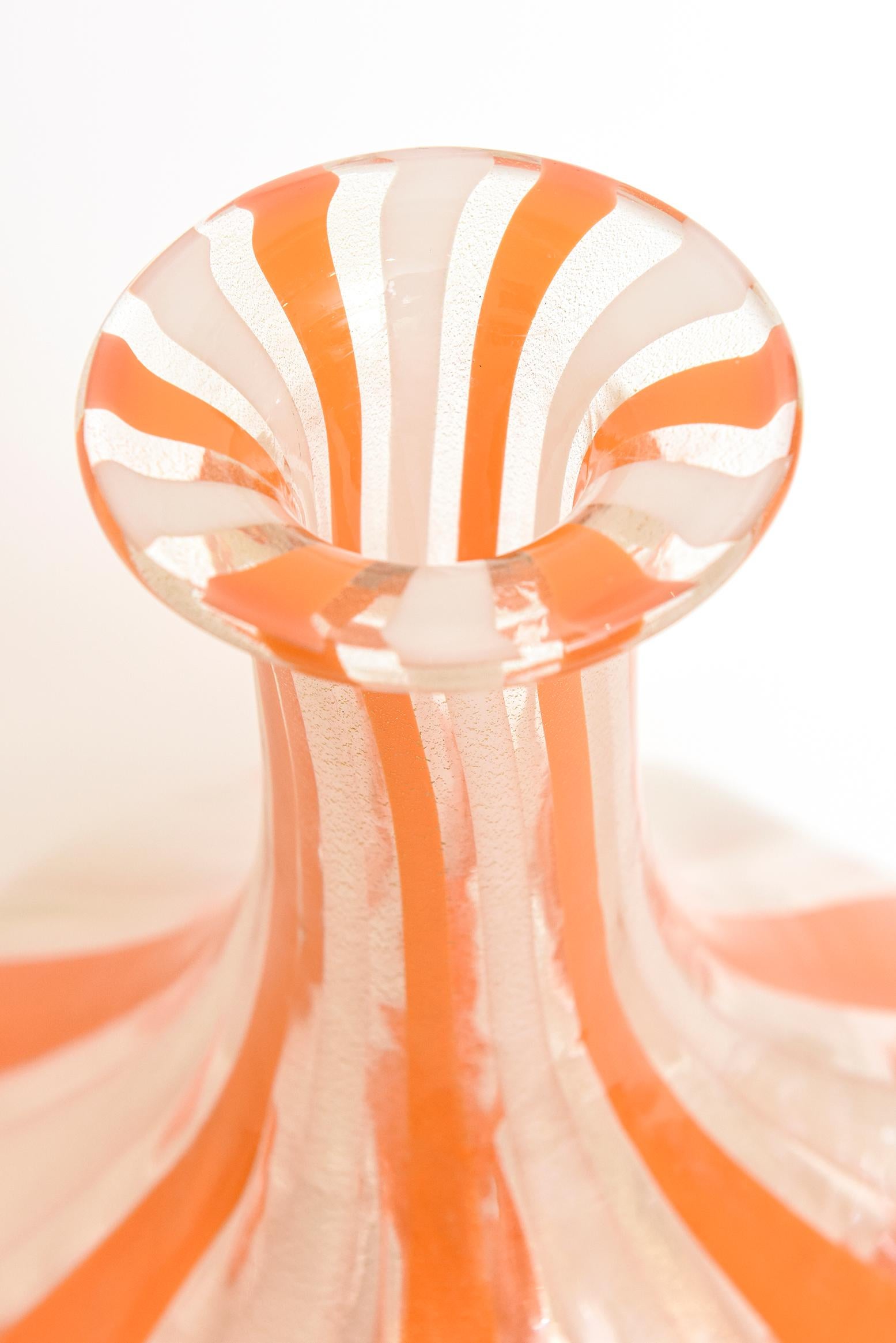 Vintage Alfredo Barbini Orange, White Gold Aventurine Striped Vessel Bottle Vase In Good Condition In North Miami, FL