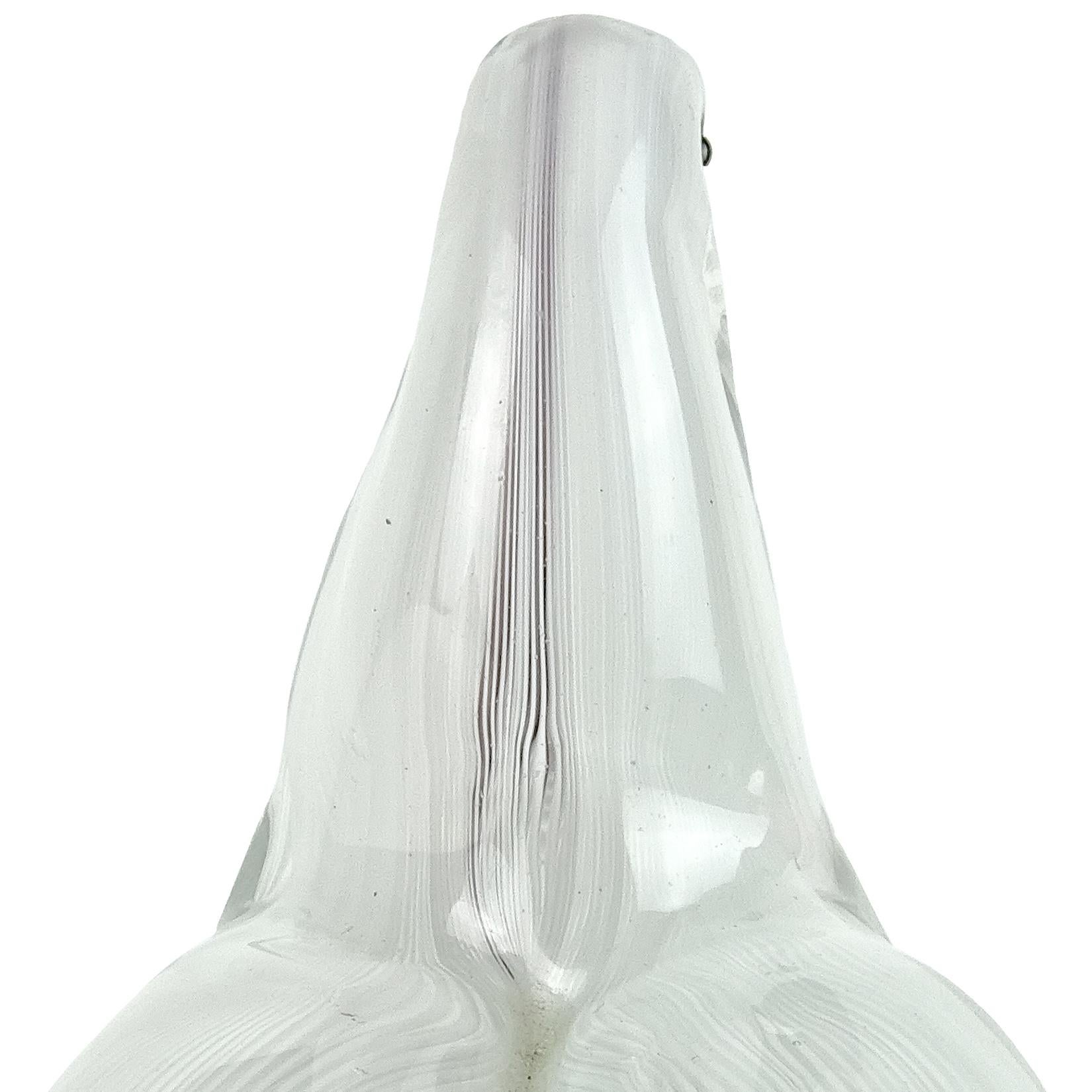 Barbini Salviati Escultura de Pájaro de Murano en Vidrio Artístico Italiano con Cintas Blancas y Base Dorada Moderno de mediados de siglo en venta