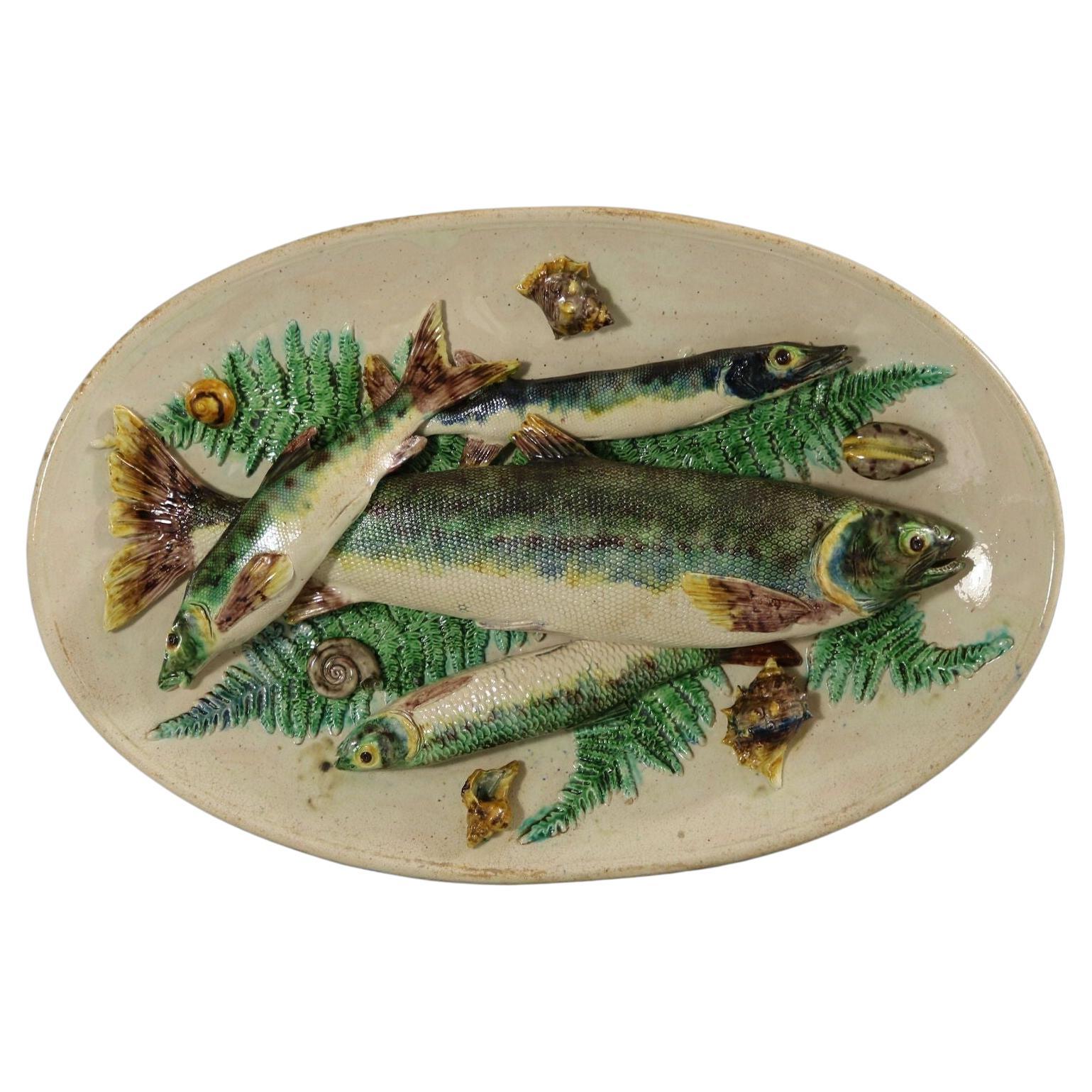 Französische Palissy-Majolika-Platte mit Fischmotiven aus Barbizet im Angebot